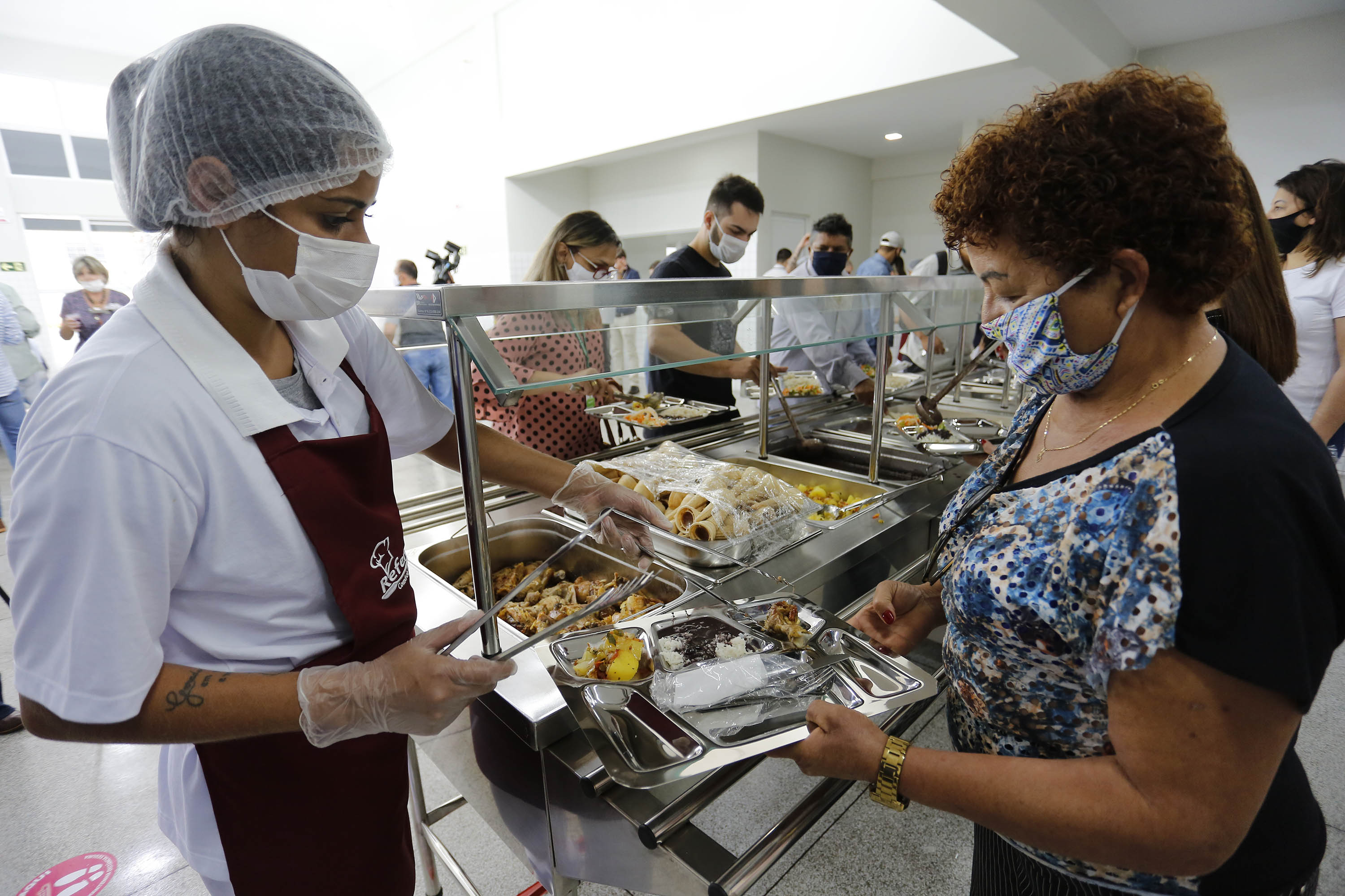 Empresário da gastronomia se compara ao restaurante popular: “Por que pode abrir e eu não?”