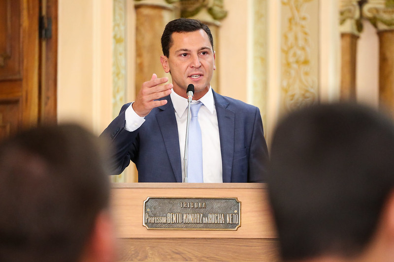 Líder de Greca quer trocar o PTB de Roberto Jefferson por partido mais moderado