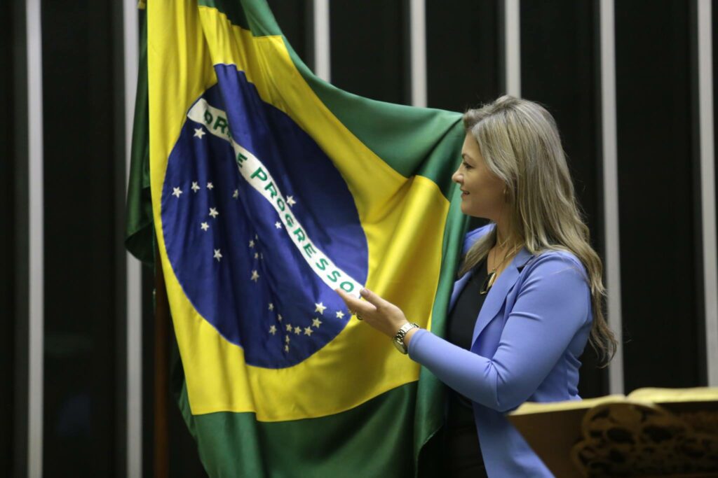 STF abre investigação sobre rachadinha em gabinete de deputada bolsonarista do Paraná