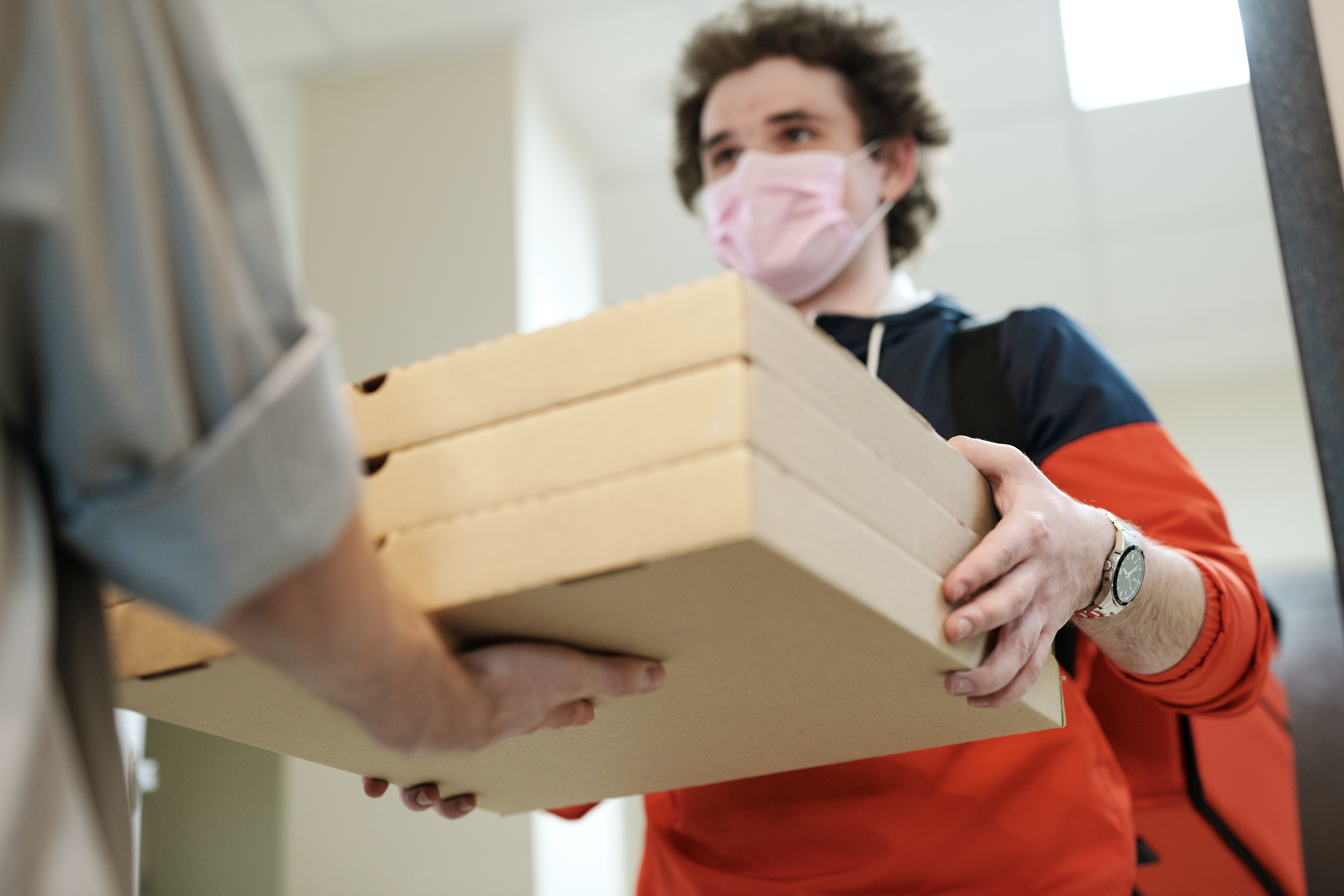 Manual de etiqueta: 5 práticas para ser um bom cliente no delivery