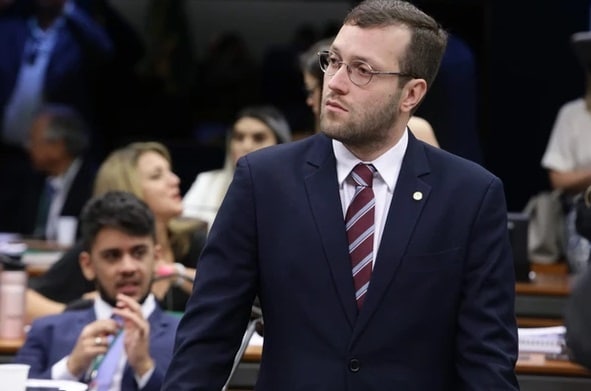 Parlamentares do Paraná votaram contra relatório da CPMI que indicou tentativa de golpe