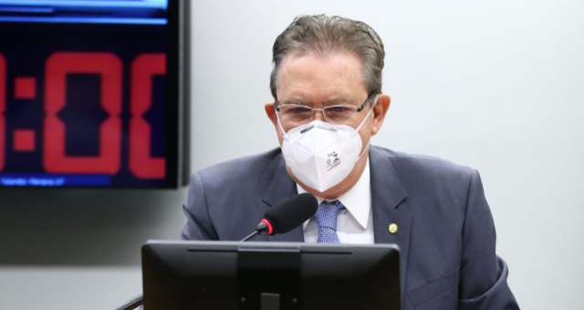 Ducci propõe passaporte sanitário para quem chega ao Brasil