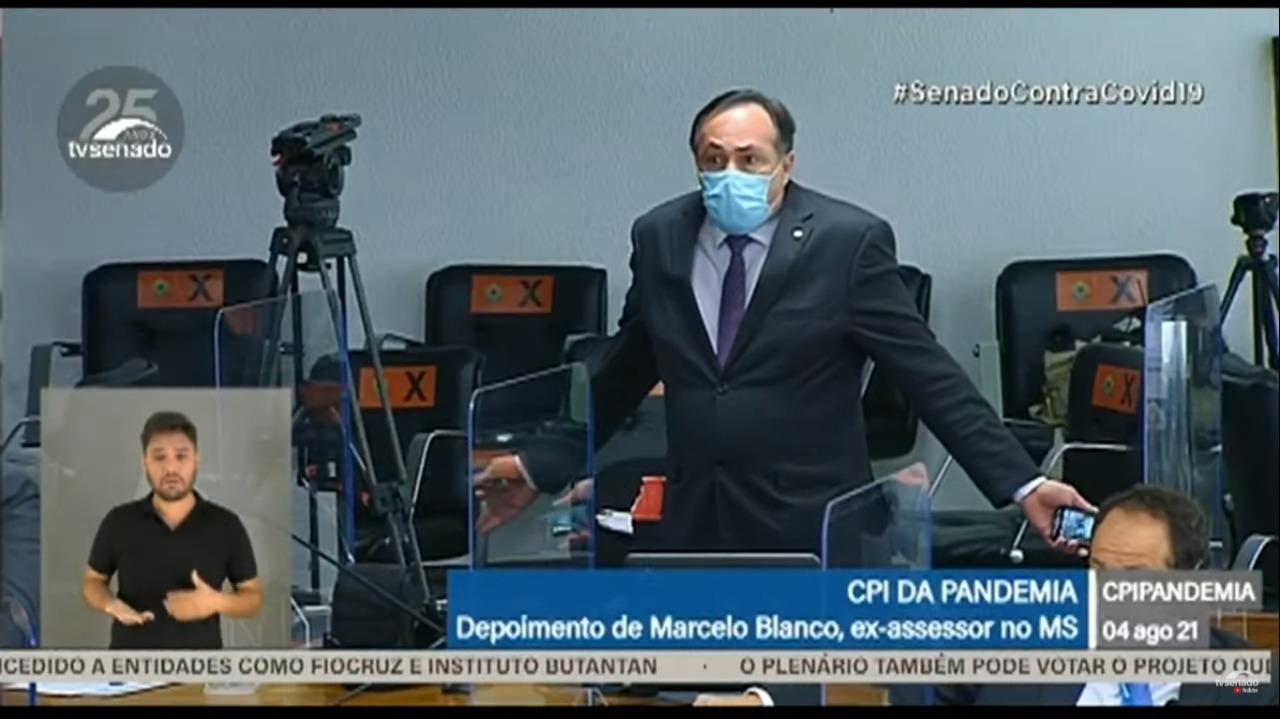 Deputado bolsonarista do Paraná tenta tumultuar CPI e é retirado pela polícia