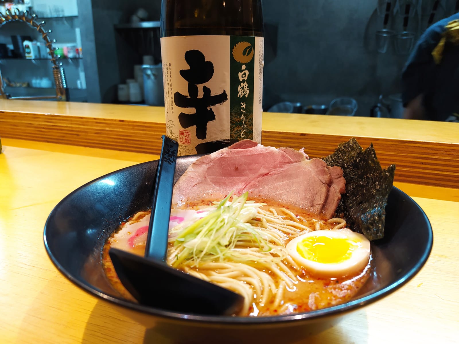 Discípulos de mestre japonês do lámen comandam restaurante nas Mercês