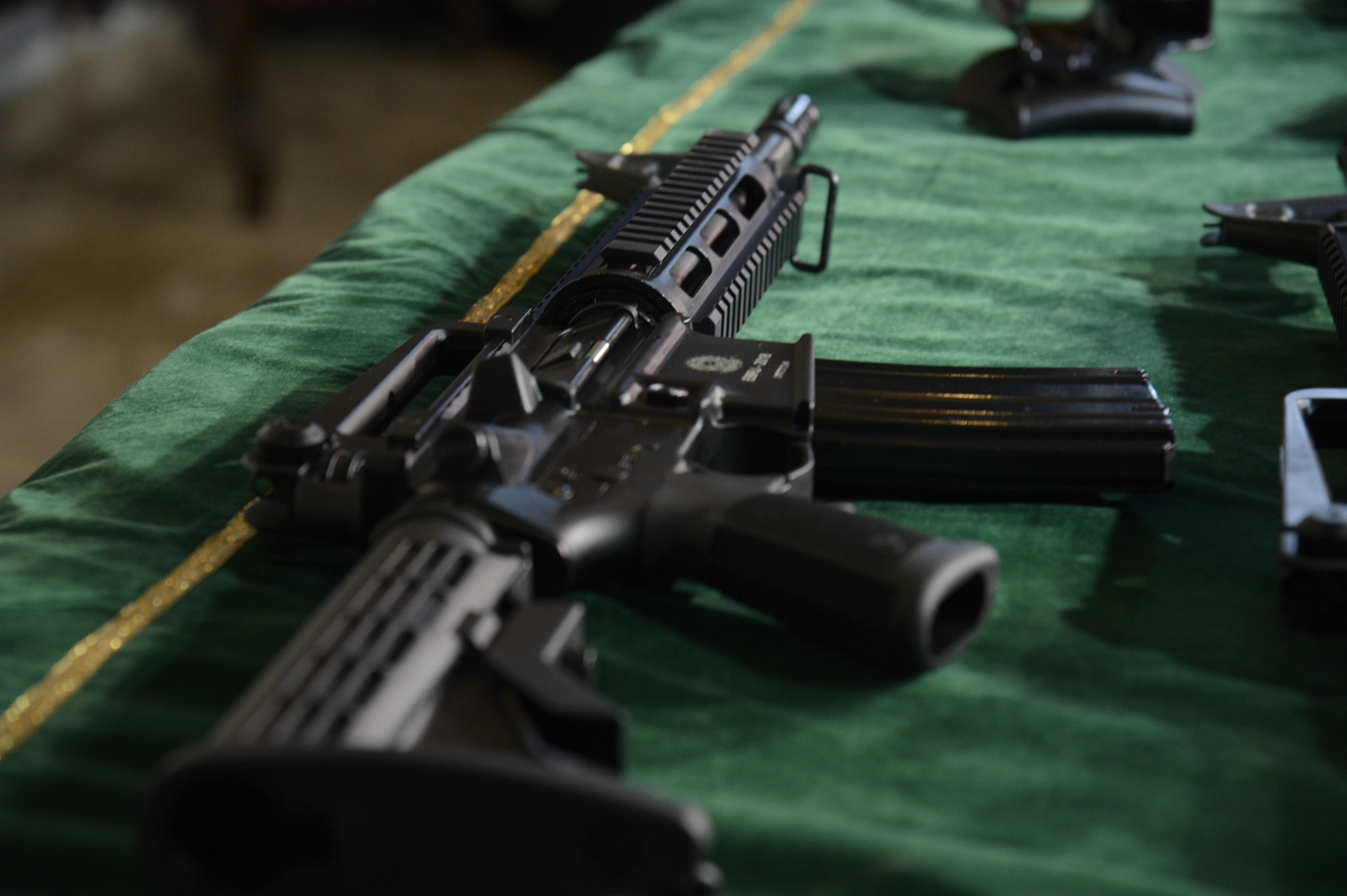 Número de lojas de armas aumentou no PR no governo Bolsonaro. E as vendas dispararam