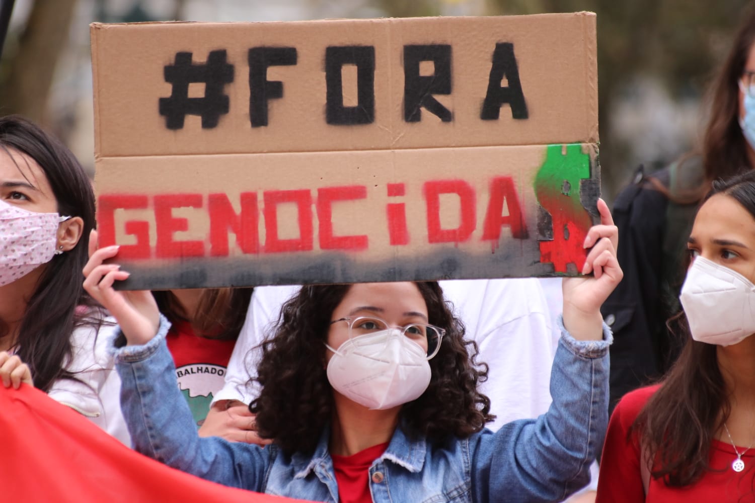 Veja fotos das manifestações contra Bolsonaro em Curitiba
