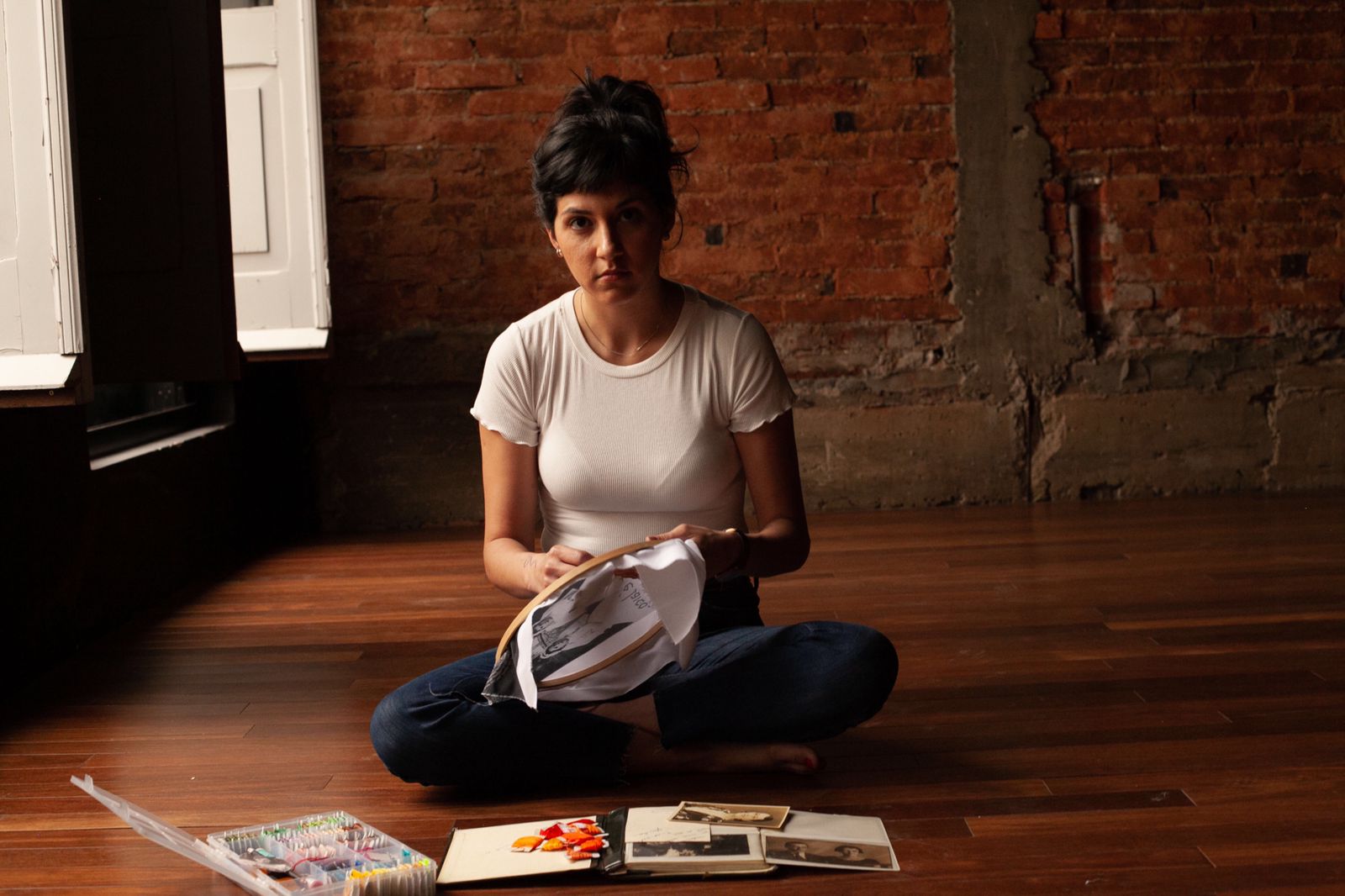 Política, feminismo e maternidade: Bruna Alcantara faz primeira exposição individual em Curitiba