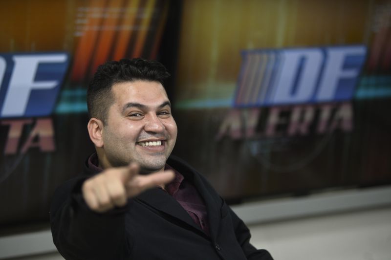 Após briga judicial, apresentador do DF Alerta grava vídeo de desculpas a ativista pró-cannabis do Paraná