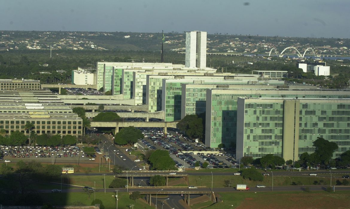 Funcionalismo público: críticas e realidade da categoria
