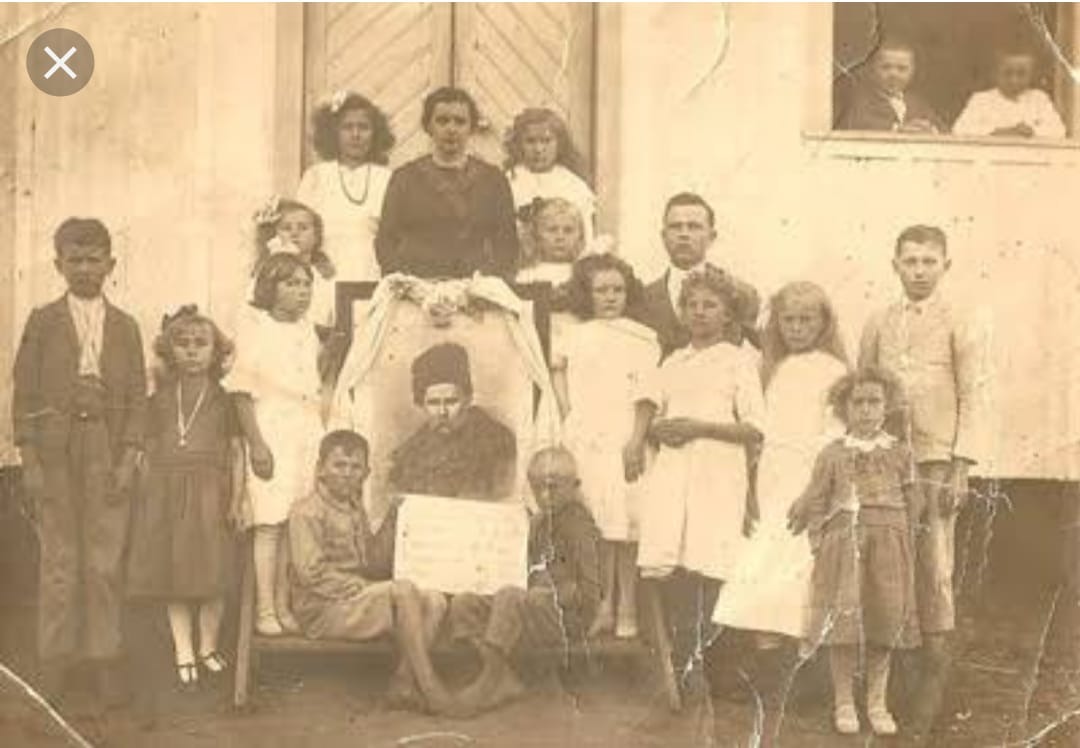 Livro de paranaenses homenageia 130 anos de cultura ucraniana no Brasil