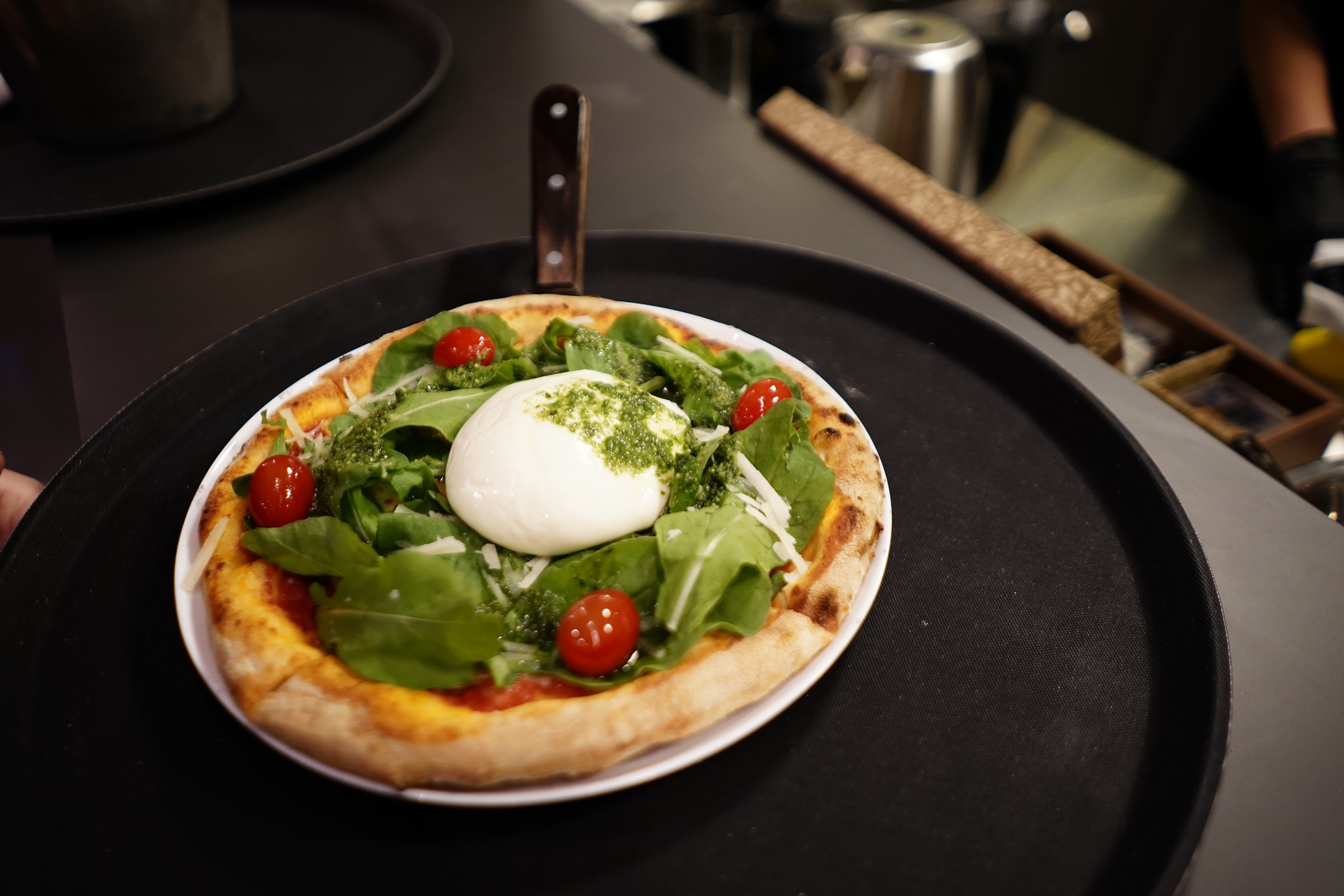 Conheça três novas pizzarias que servem pizzas de longa fermentação no Alto da XV