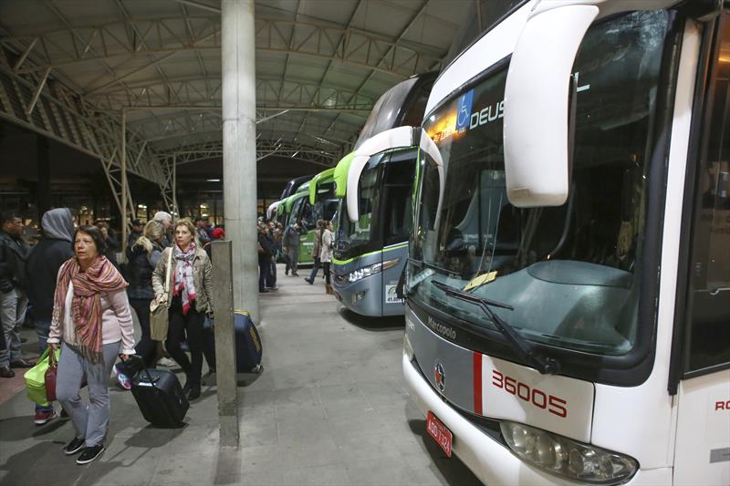 Preço das passagens de ônibus de viagem vai cair após fim do contrato de pedágio