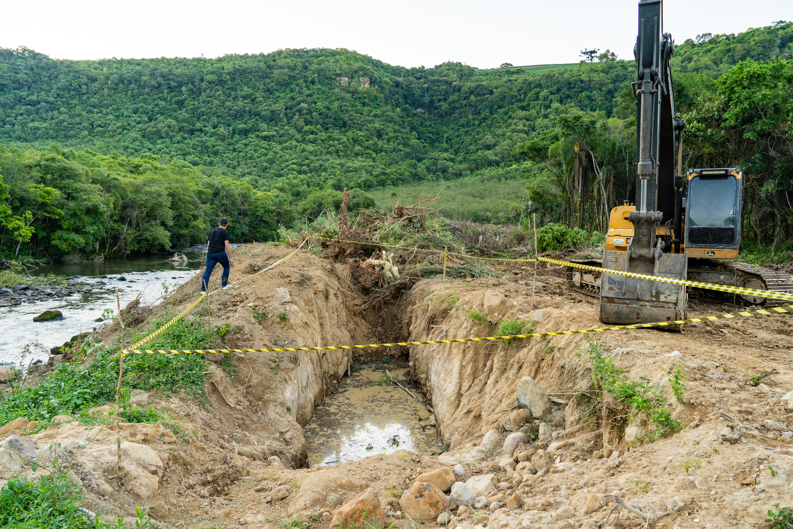Deputado e MP questionam construção de hidrelétrica na "terra das cachoeiras"