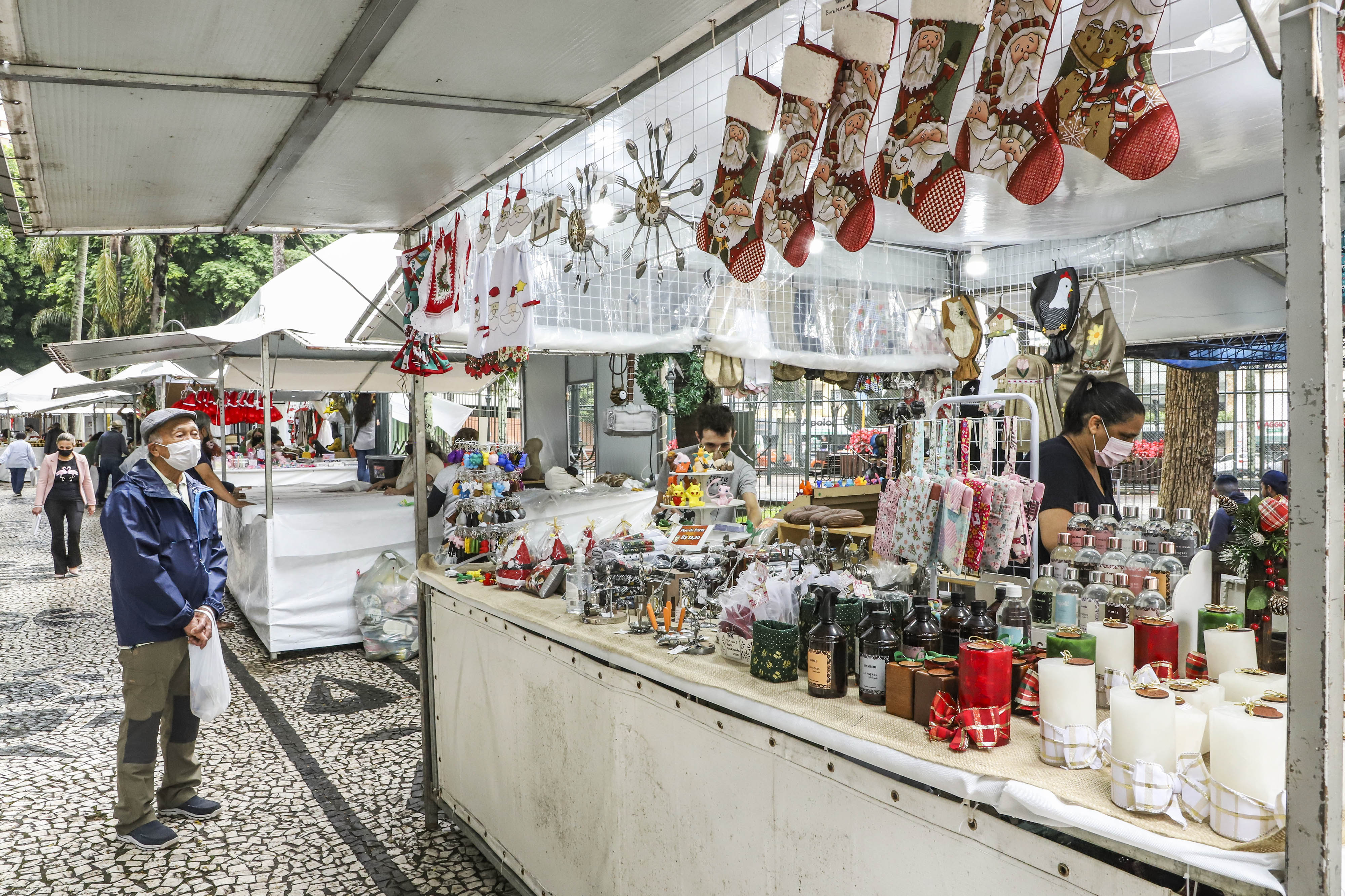 Eventos e festas de fim de ano exigem cautela; Europa deve servir de alerta