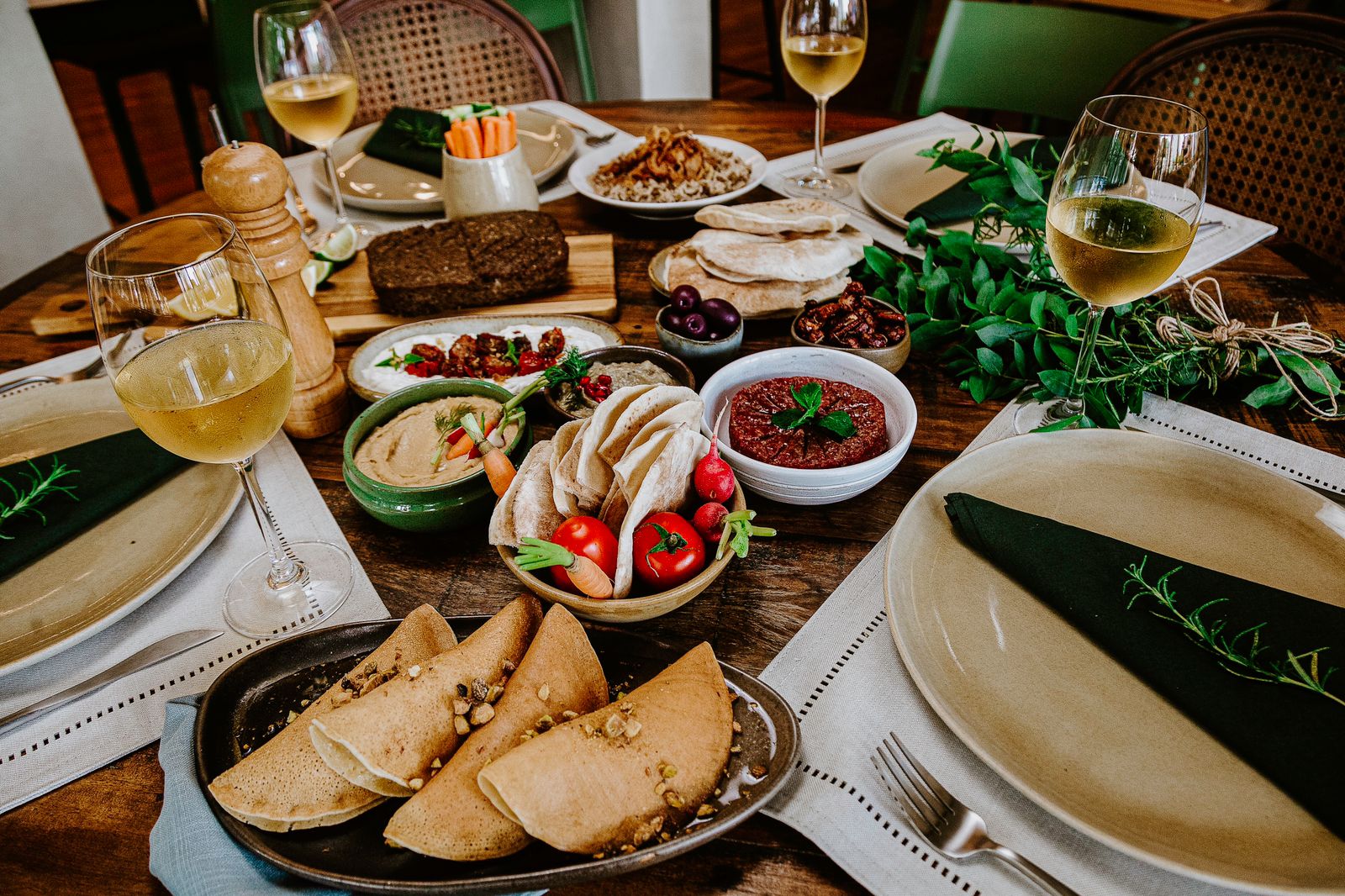 Conheça o Mezmiz, restaurante árabe que nasceu das cinzas do Velho Oriente