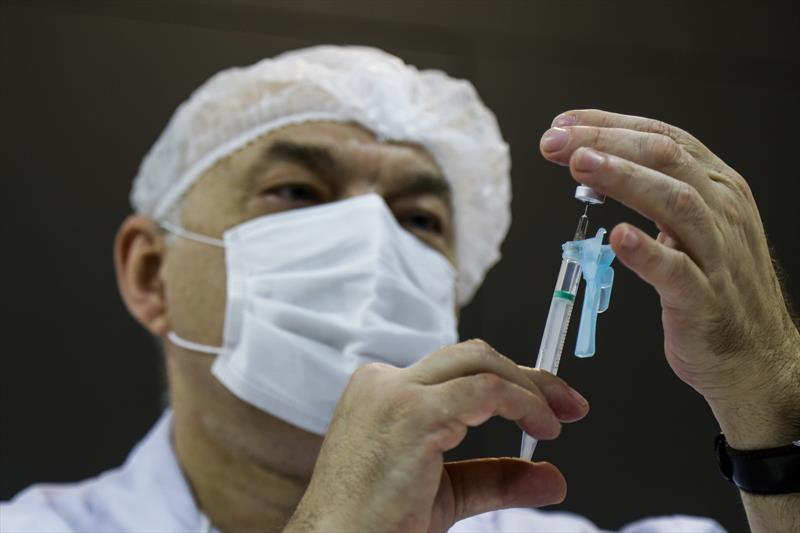Dose de reforço contra a Covid-19: confira o cronograma de vacinação para a 1ª semana de janeiro