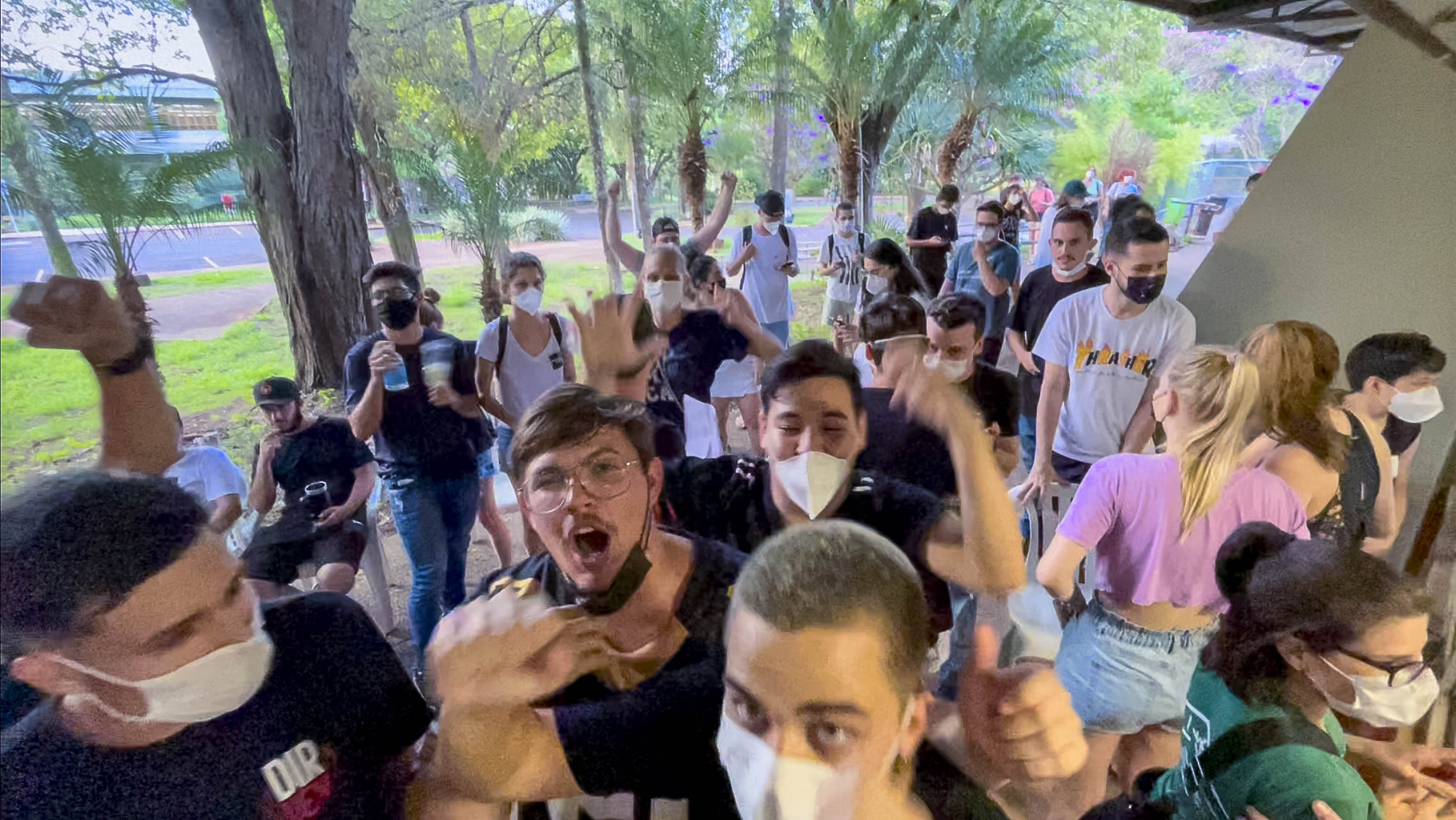 UEM volta atrás e aulas presenciais retornam dia 31
