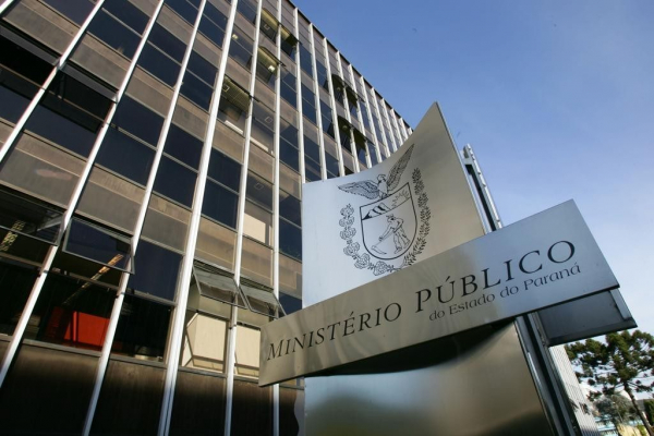 Professora de Campo Largo é denunciada por assédio sexual contra aluna de 13 anos