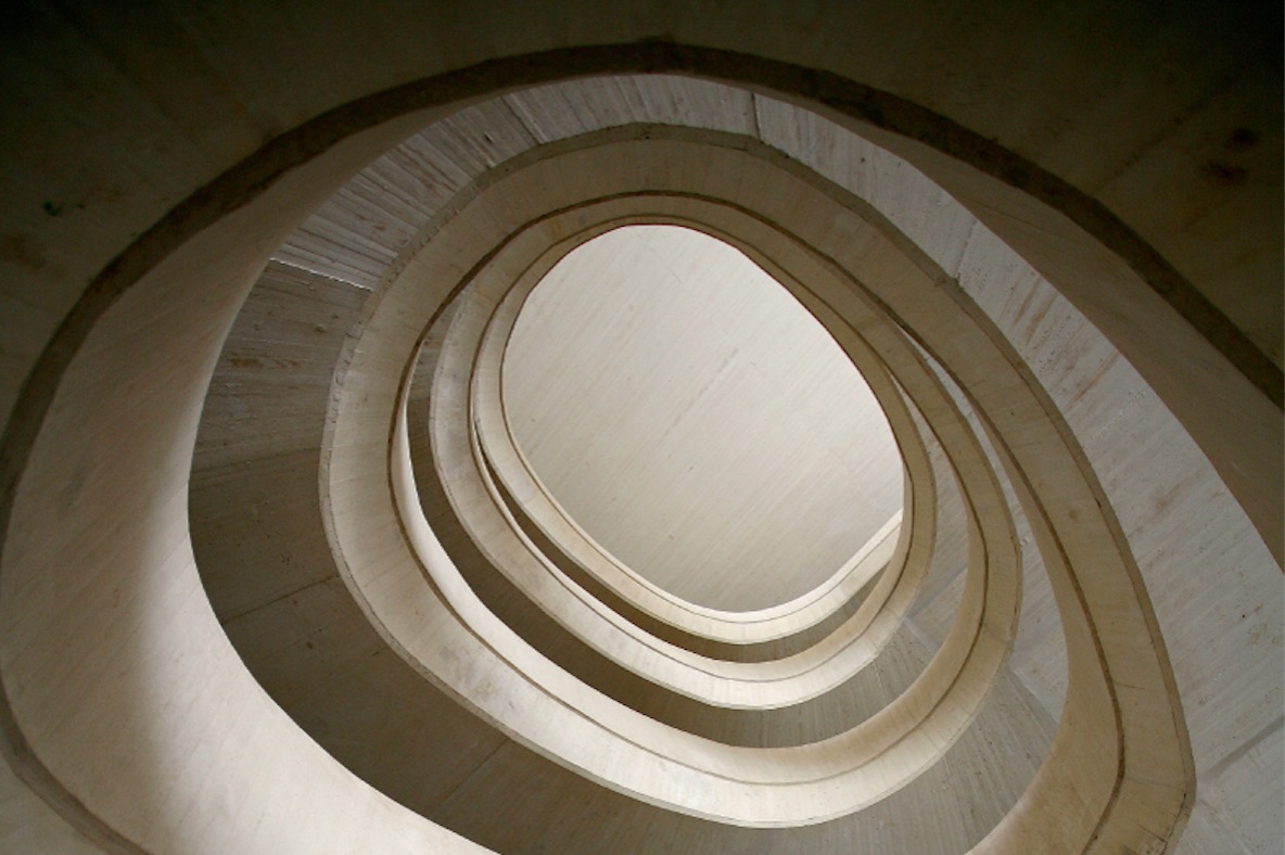 “Fotografia está ligada à arquitetura e à engenharia de uma forma mágica”, diz o artista Ricardo Santonja