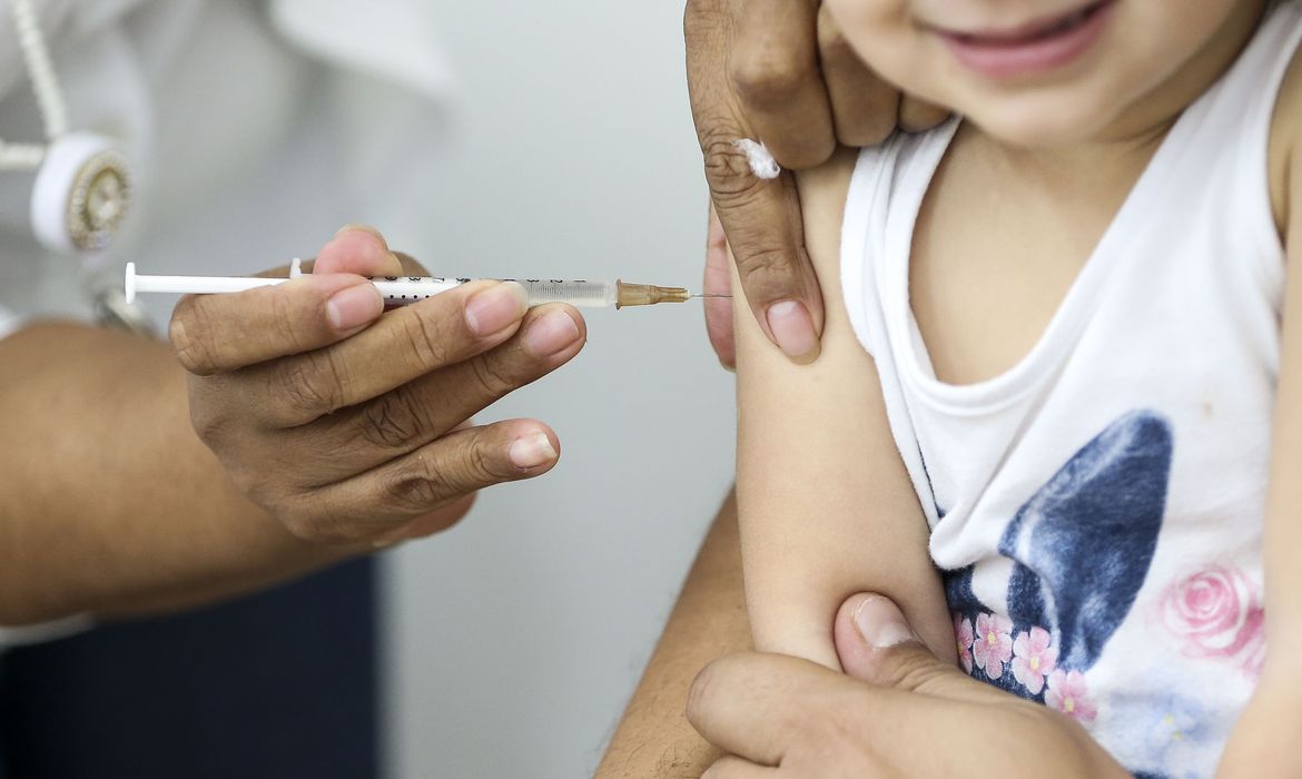 Covid-19 infectou 45 crianças de 5 a 11 anos por dia no PR; grupo é o próximo a ser vacinado