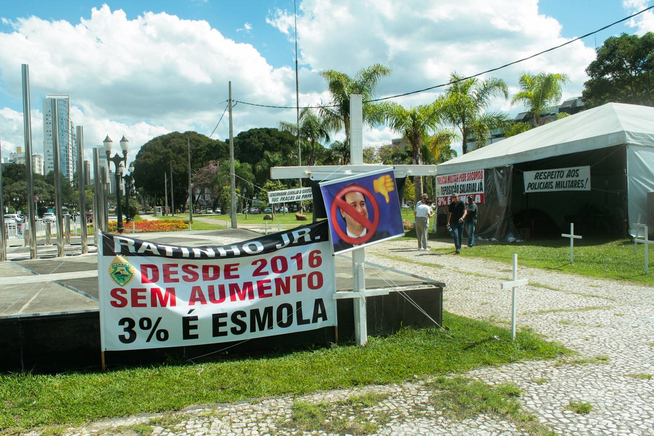 Sem tempo para negociar, Ratinho fecha proposta de reajuste a policiais