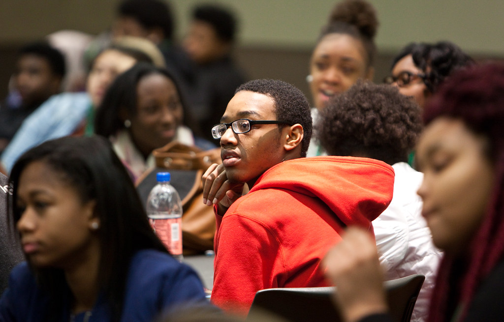 EUA oferecem 260 vagas para jovens profissionais afro-brasileiros e indígenas em curso de inglês