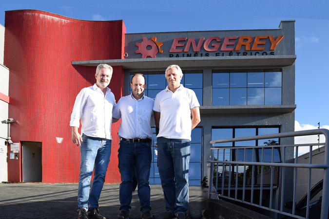 Fabricante de painéis elétricos tem aumento de 55% no faturamento e projeta novo crescimento para 2022