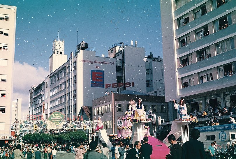 Primeira transmissão em cores na TV completa 50 anos