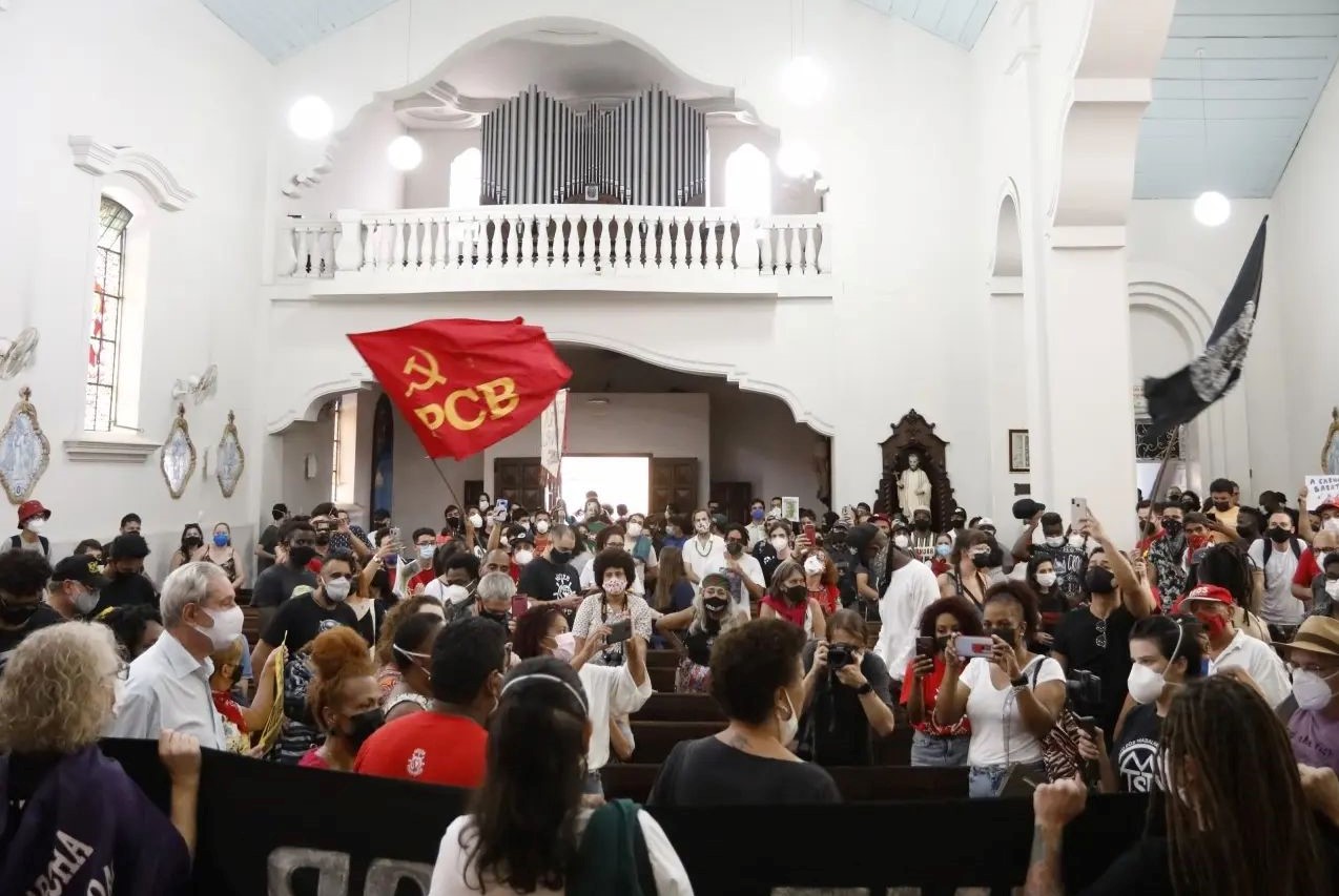 Ato antirracista em igreja irrita bispo e pode levar a cassação de vereador