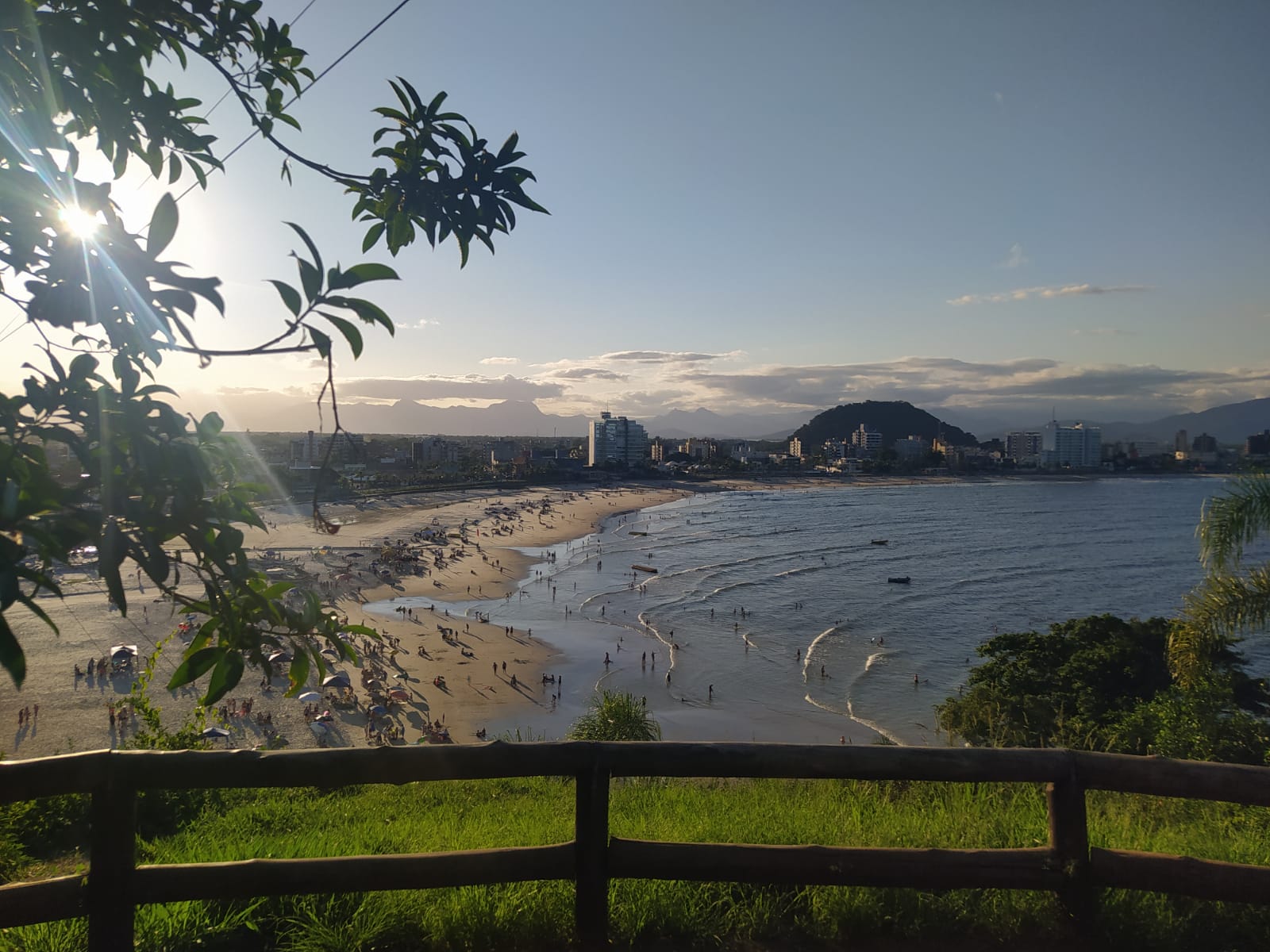 Guaratuba oferece belo mar e praias, mas deixa a desejar na comida