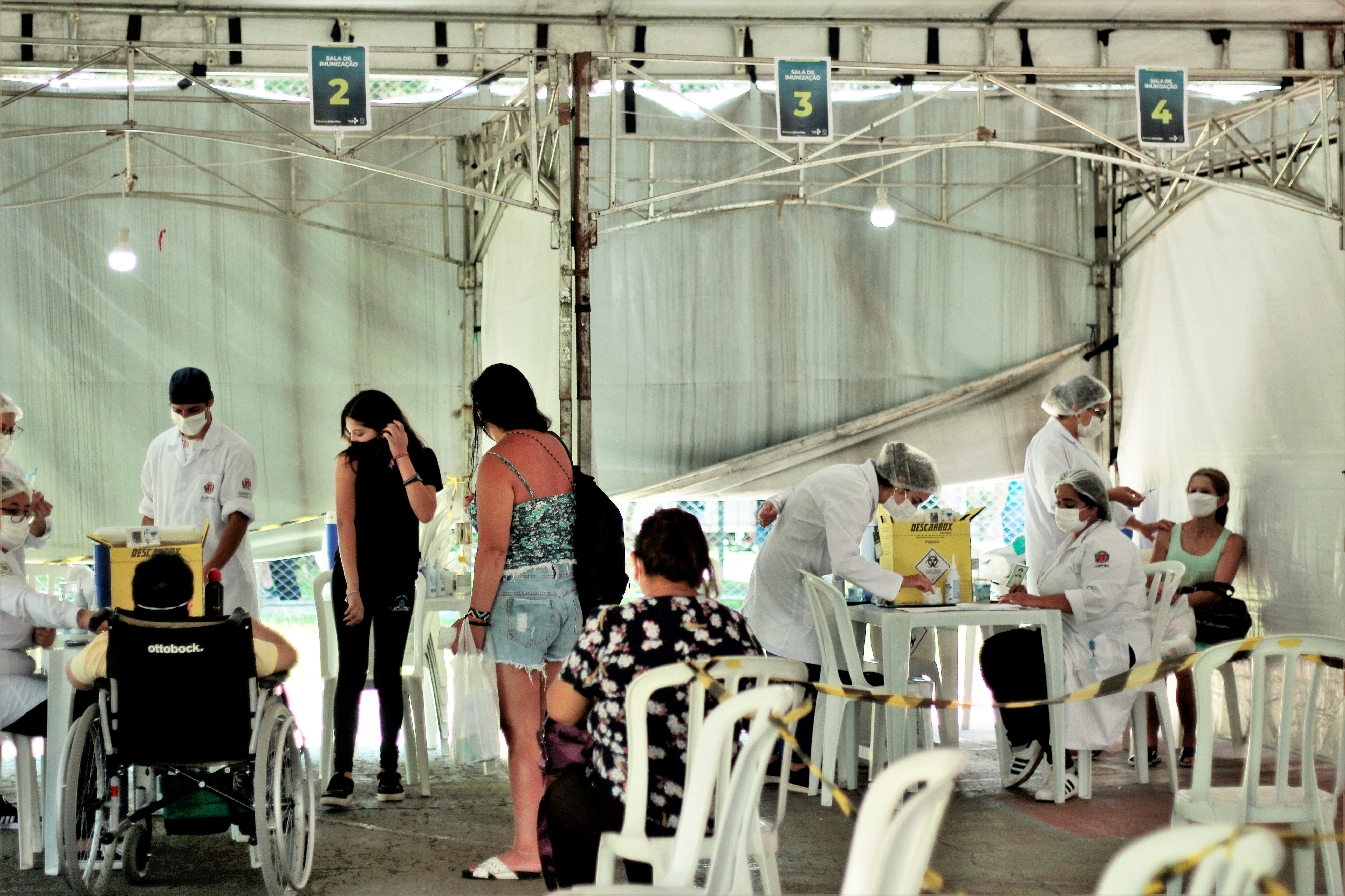 Curitiba segue aplicação de doses de reforço na próxima semana contra Covid-19