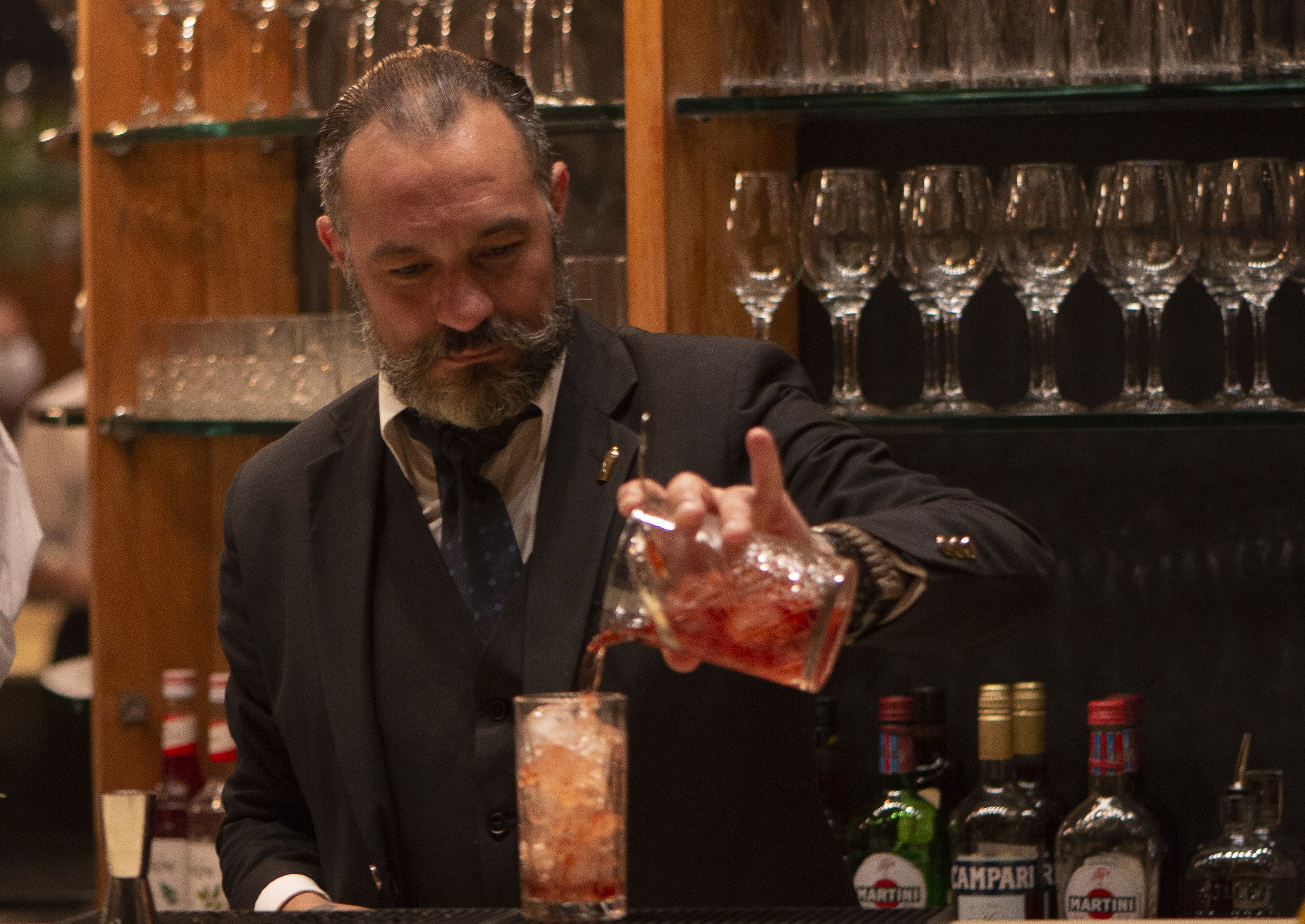 Bartender Igor Bispo está de volta em novo bar de drinks no Bigorrilho