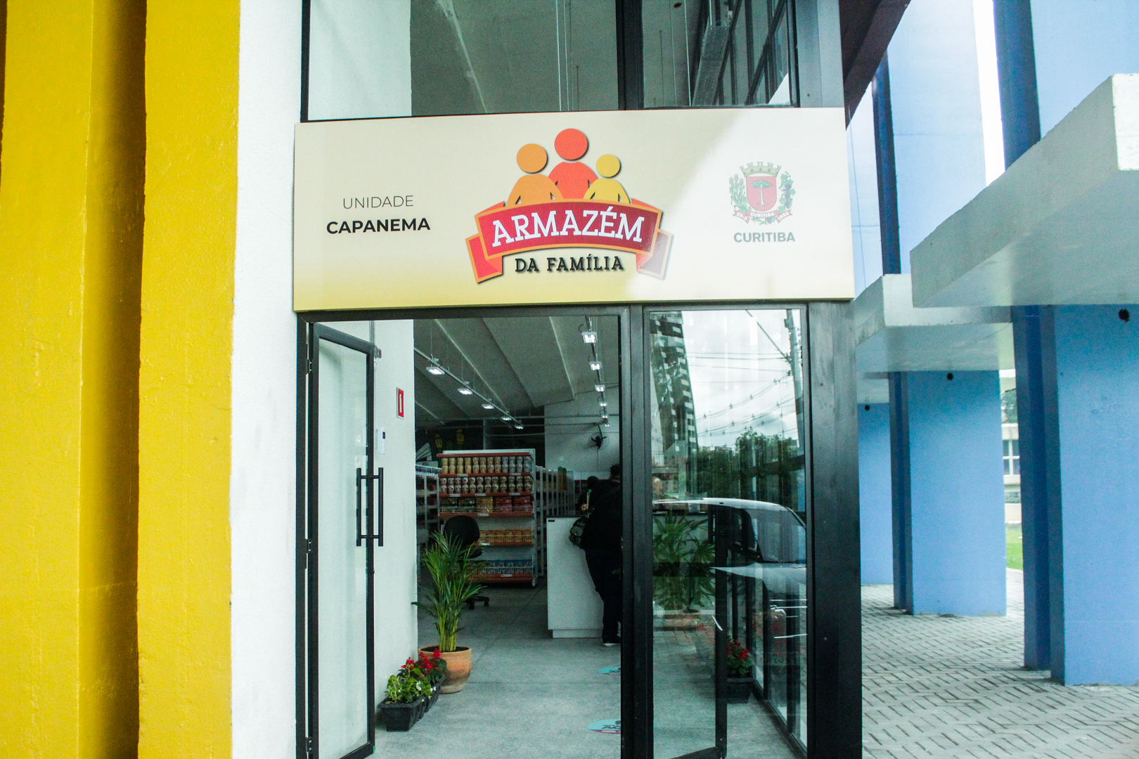 Furto de fiação obriga Armazém da Família do Capanema a fechar logo após a inauguração