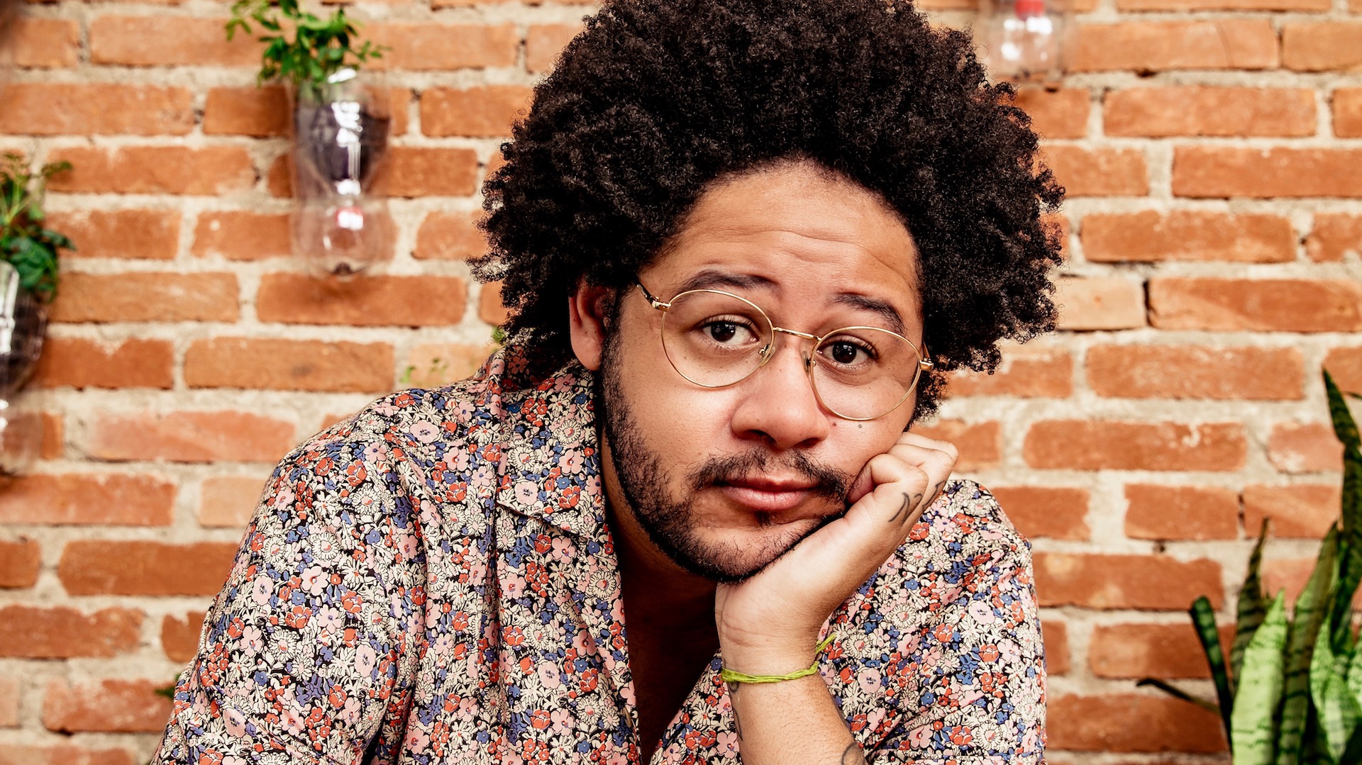 Espetáculo de Emicida e stand-up com Fábio Porchat ganham sessões extras