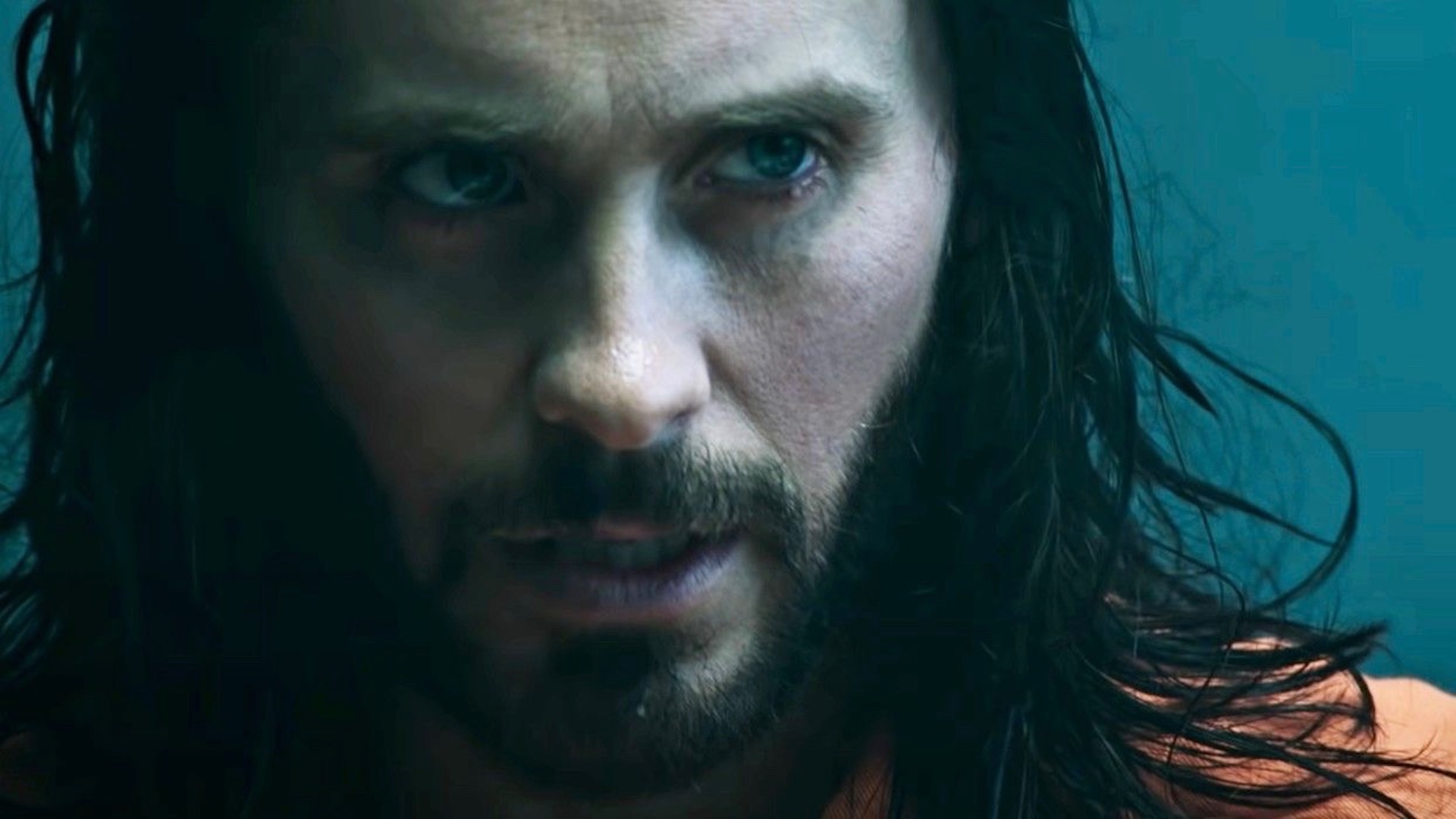 "Morbius" tem ritmo arrastado e é pirotécnico demais