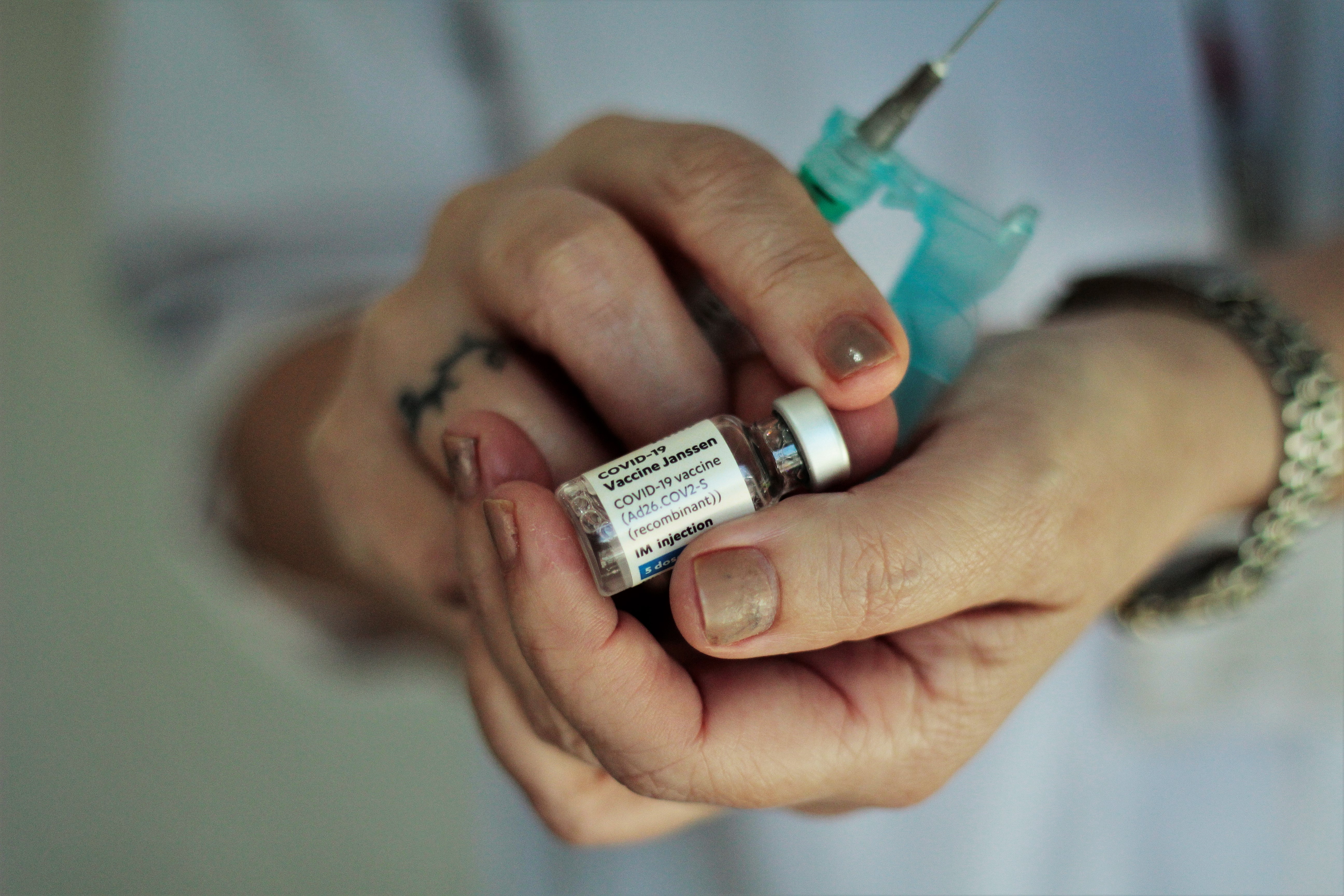Confira o cronograma de vacinação contra covid e gripe para a próxima semana