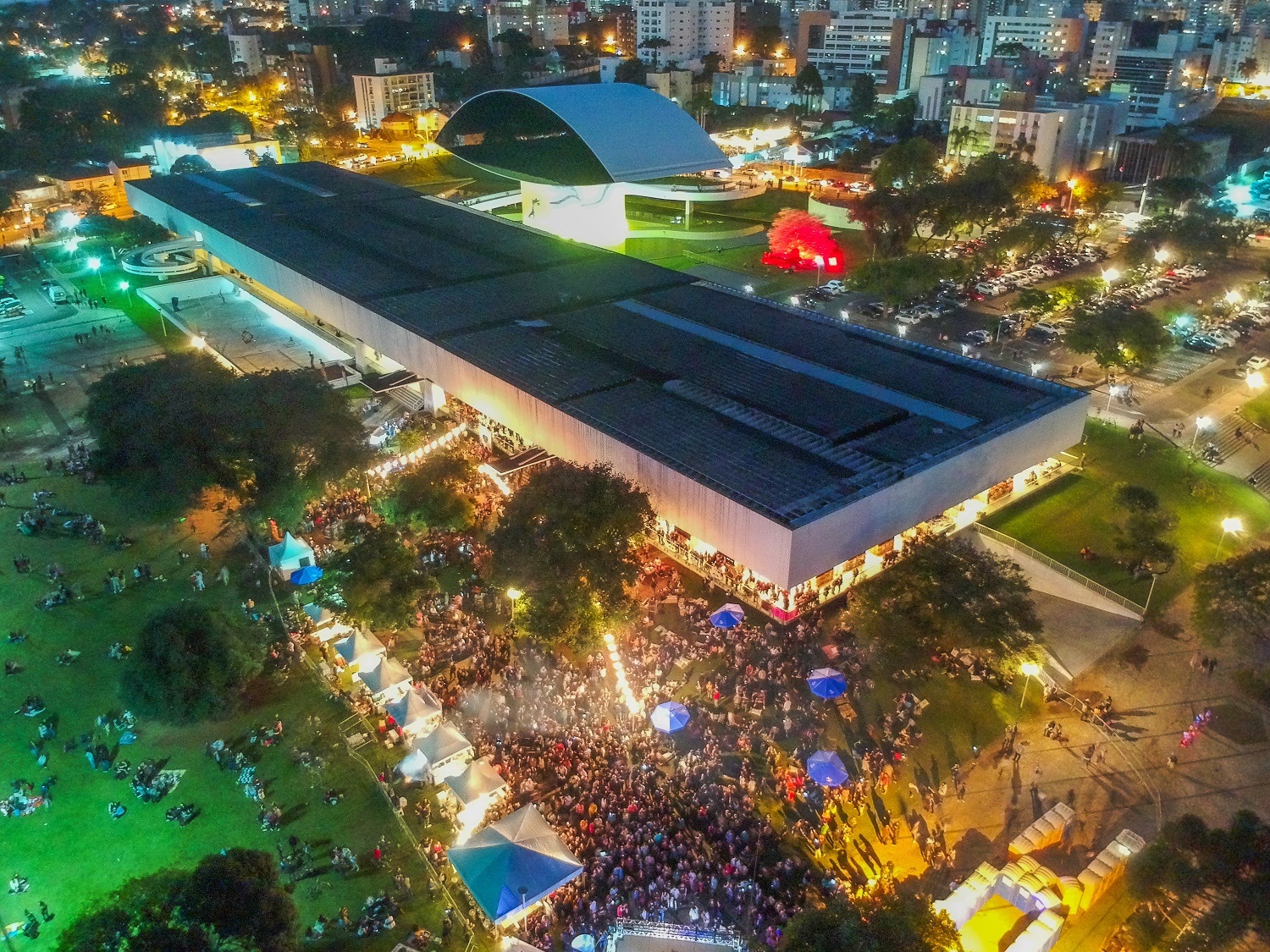 Festas que motivaram suspensão de eventos no MON registraram uma ocorrência em três dias
