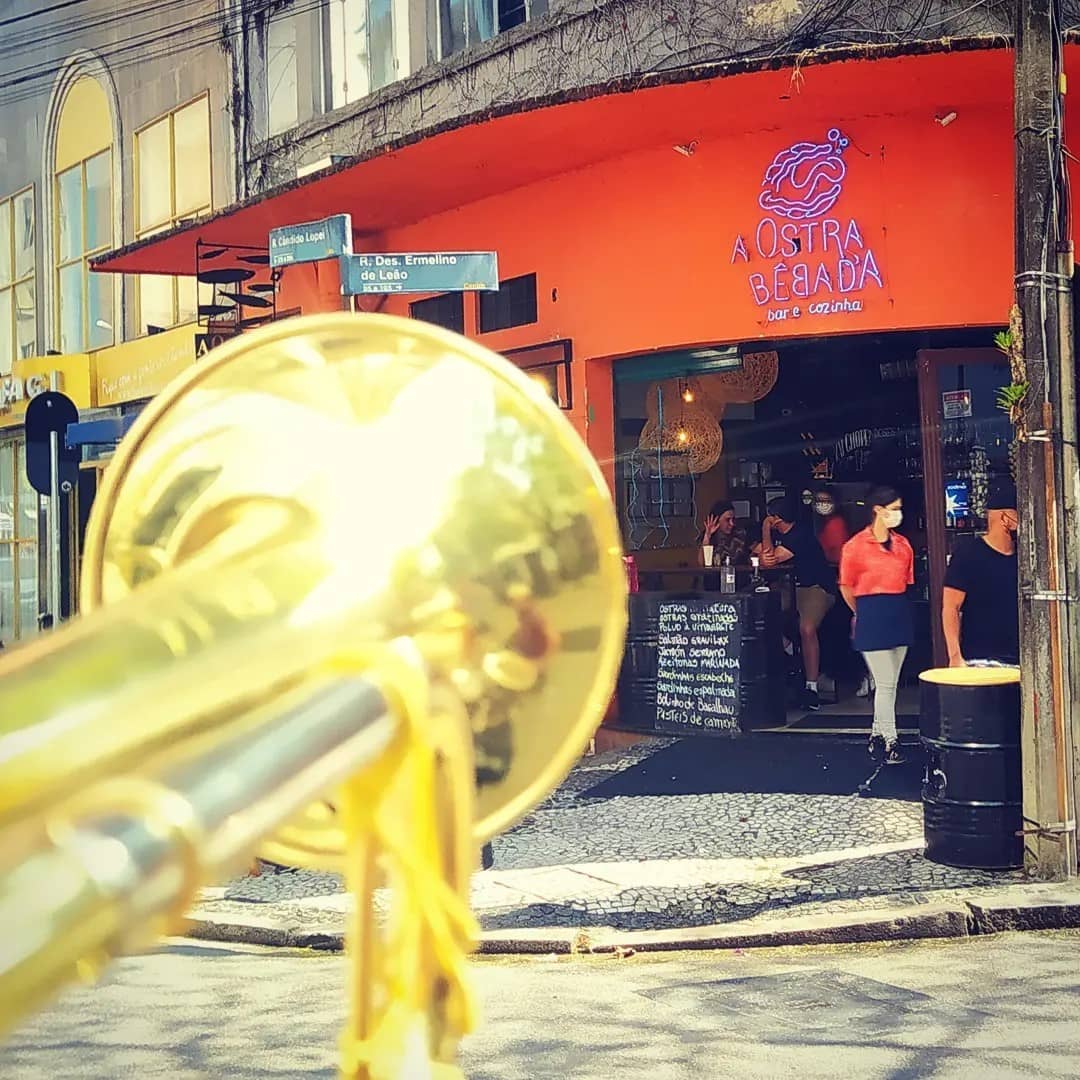 Carnaval, tango, blues e jazz: shows agitam feriado em bares de Curitiba