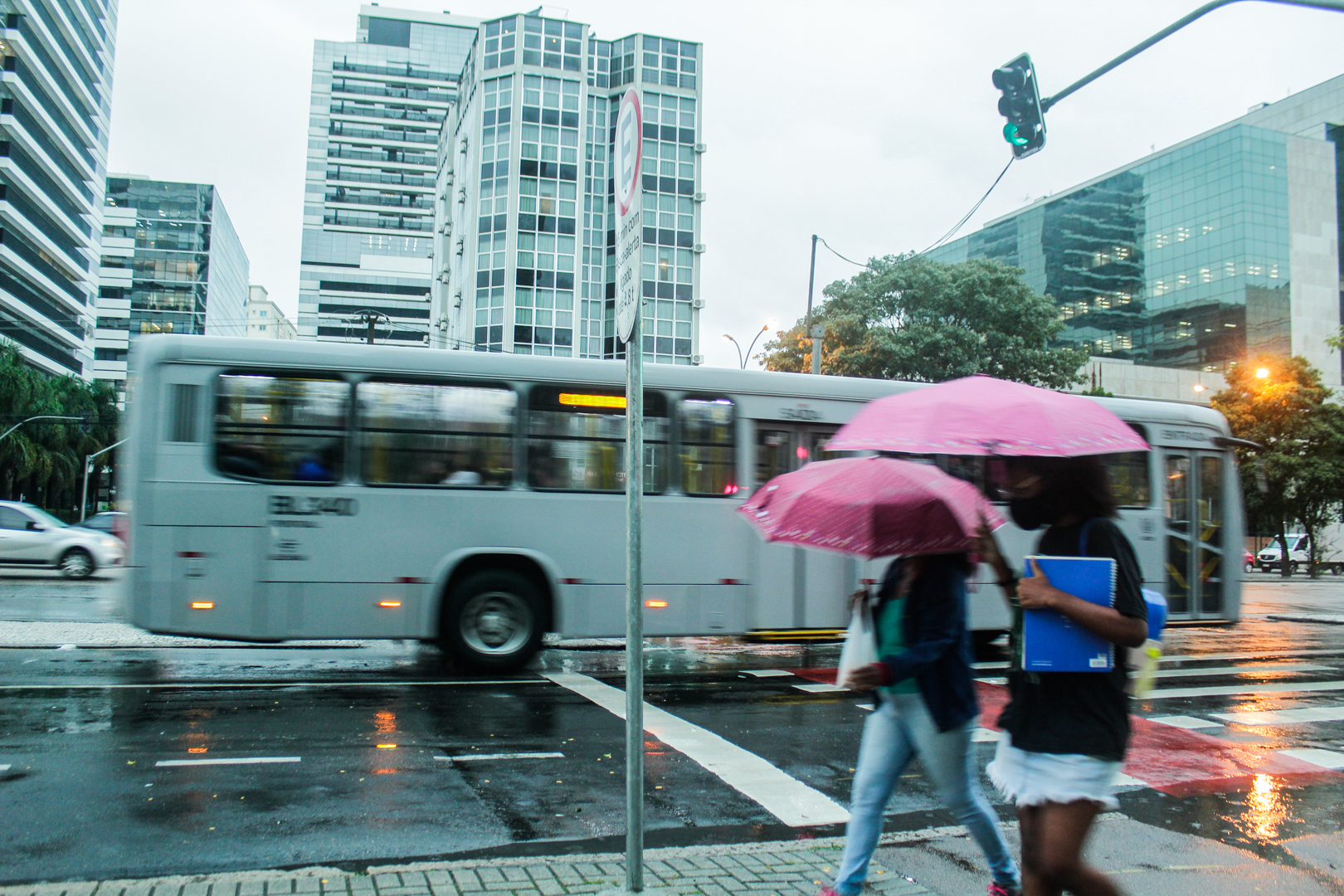 Curitiba: volume de chuva aumentou 58% em março, segundo Simepar