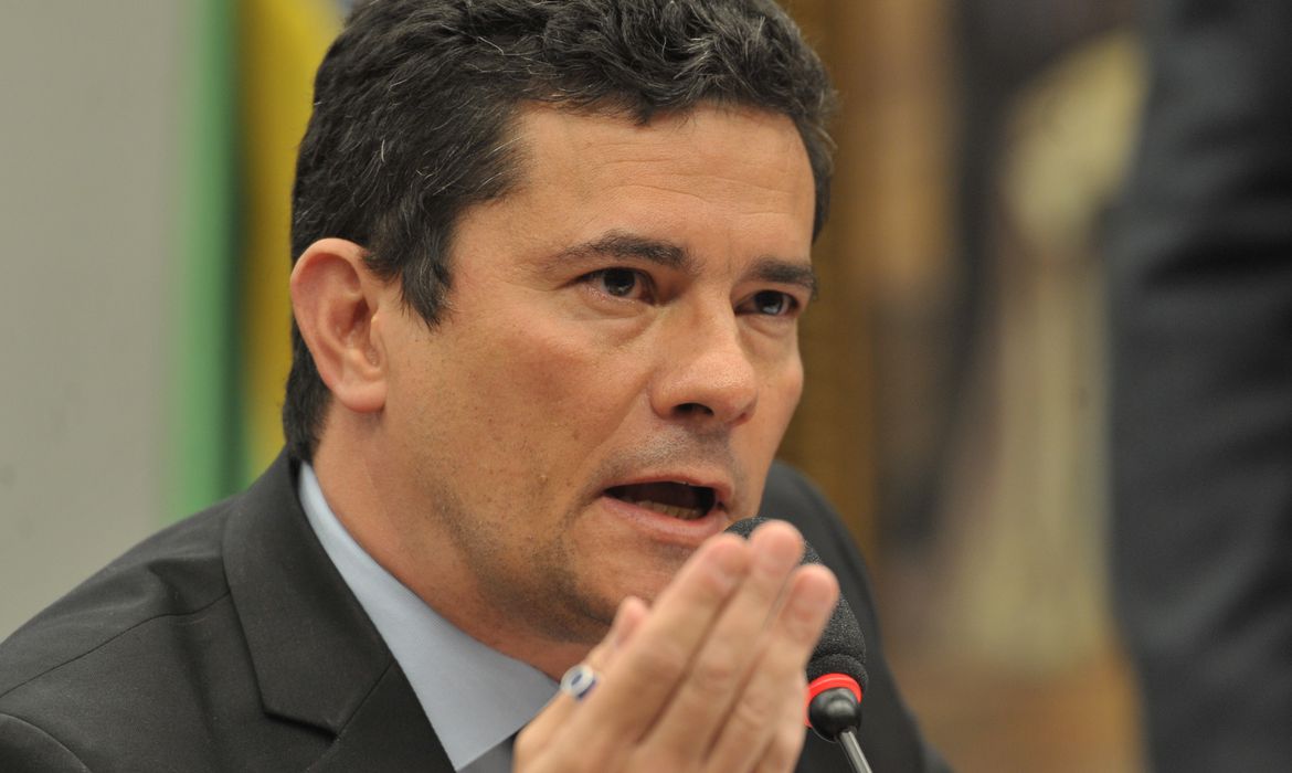 Relatora vota a favor de Sergio Moro. Candidatura será julgada na sexta