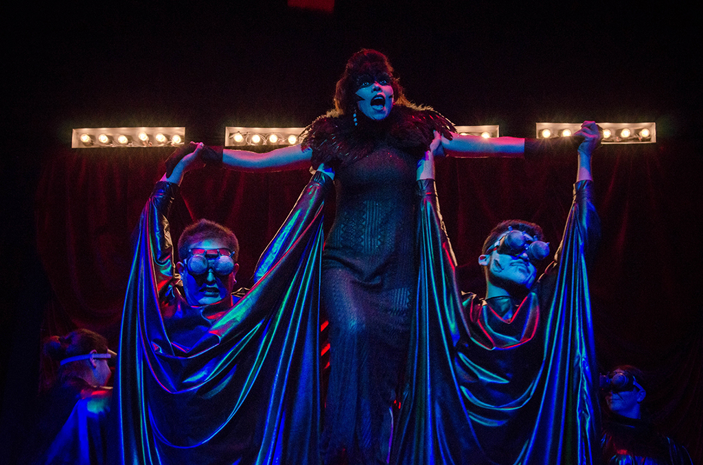 Mostra Internacional de Cabaret de Curitiba vai do burlesco ao transformismo em série de espetáculos