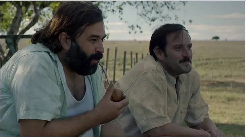 Cine Passeio exibe comédia sobre erva-mate e documentário sobre culinária de dez imigrantes