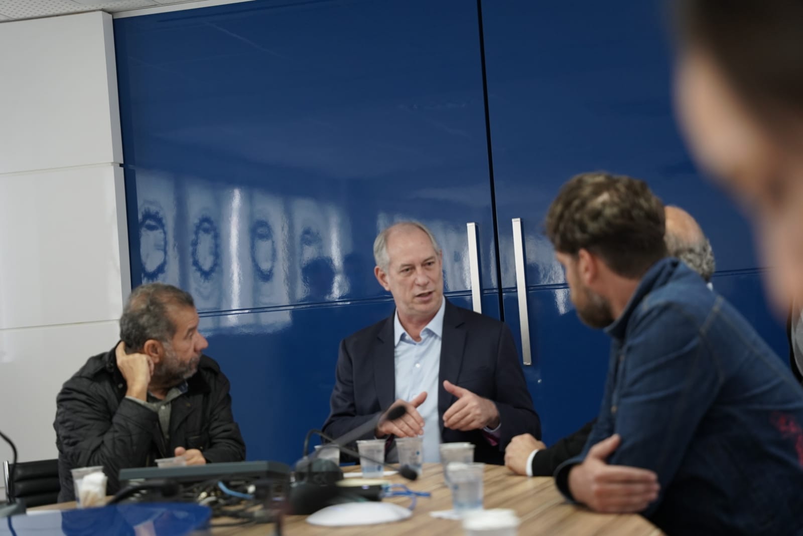 A nossa tarefa é restaurar a democracia brasileira, diz Ciro Gomes em Curitiba