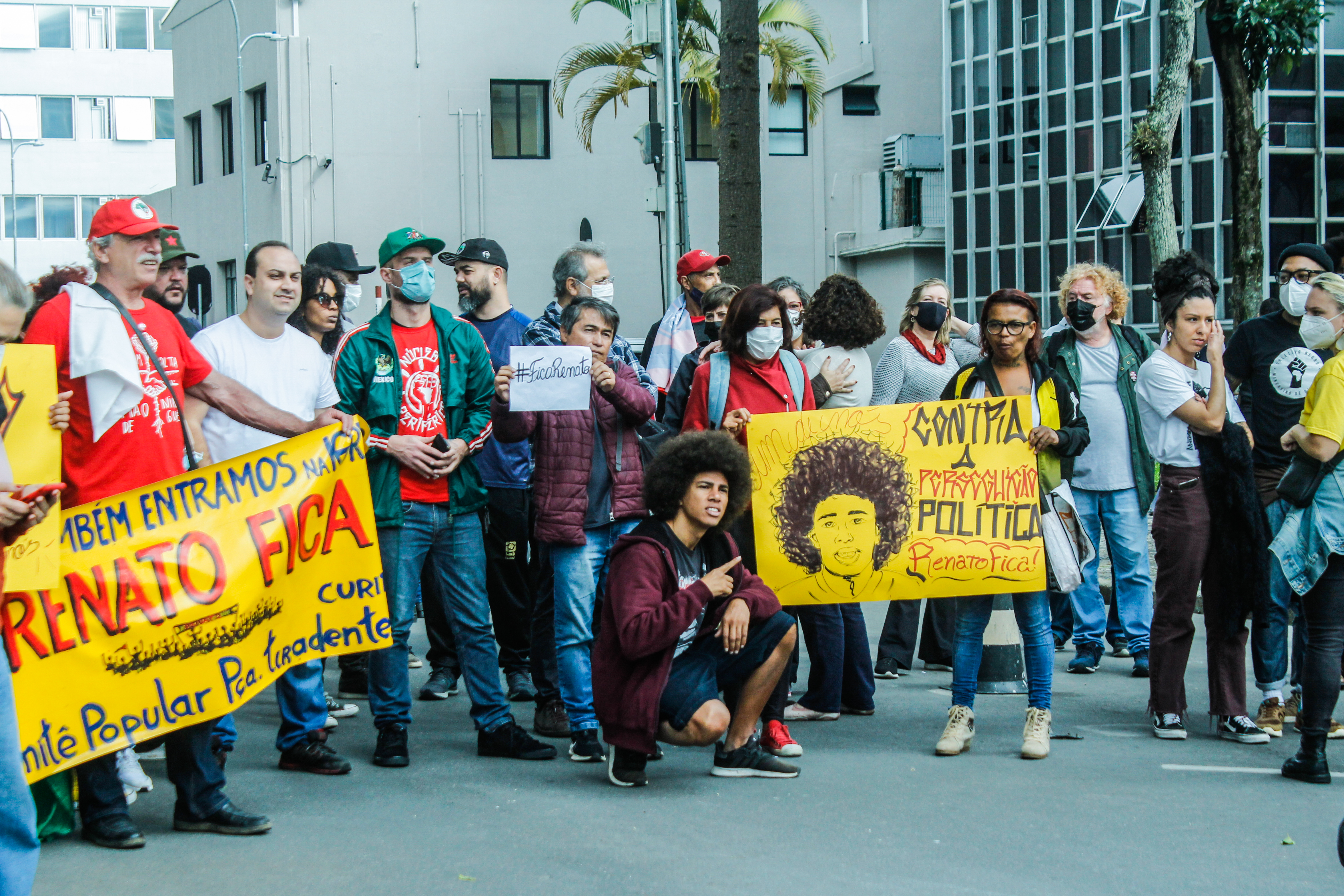 Apoiadores de Renato Freitas fazem protesto em defesa do mandato e dizem que vereador é vítima de racismo