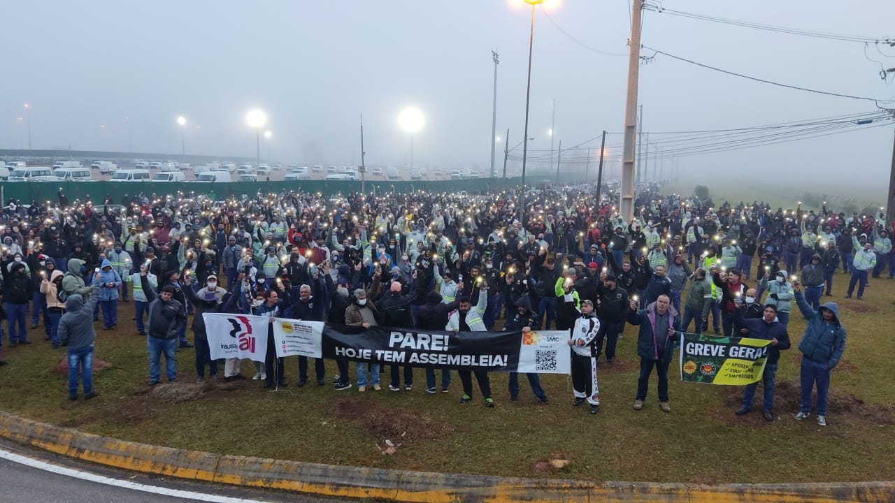 Metalúrgicos da Renault encerram greve após 16 dias de paralisação