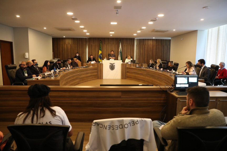 Peritas identificam violações aos direitos humanos em unidades prisionais do Paraná