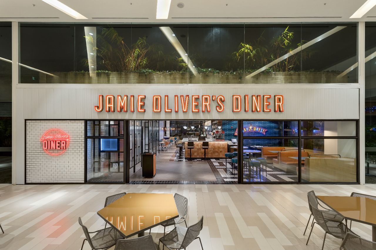 Sem comida italiana, Jamie Oliver abre segundo restaurante em Curitiba