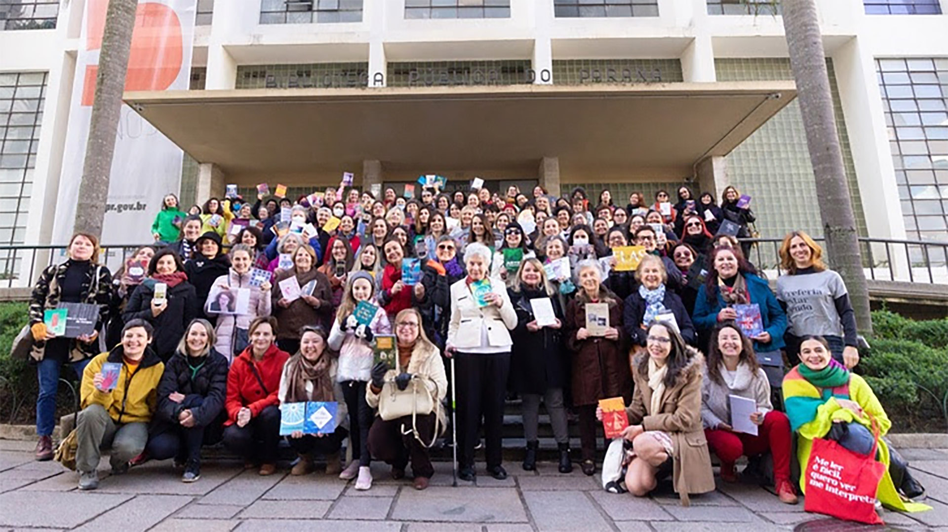Saiba quem são as escritoras na foto histórica de “Um grande dia em Curitiba!”
