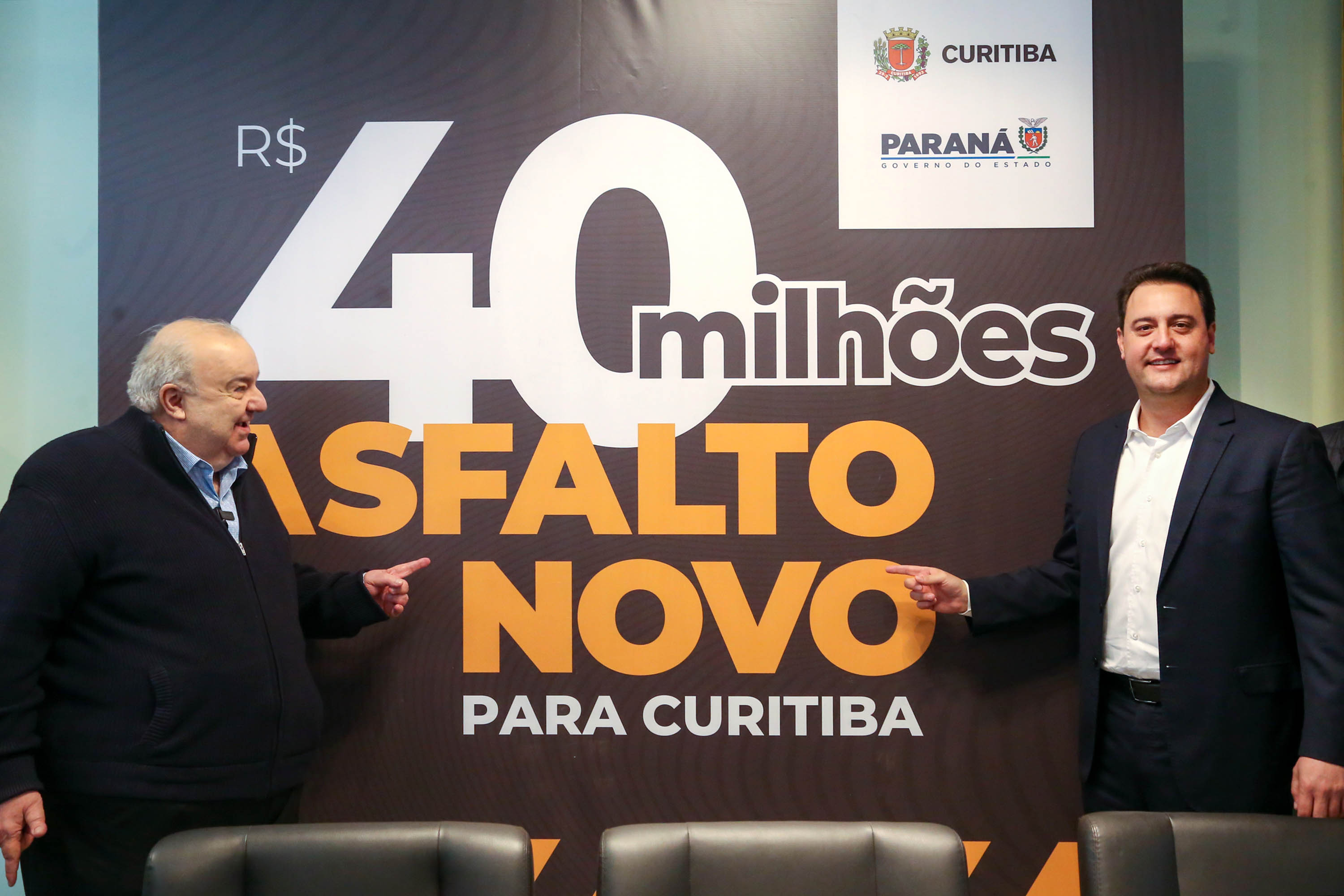 Uma semana antes de Greca ir ao PSD, Ratinho libera R$ 40 milhões em asfalto