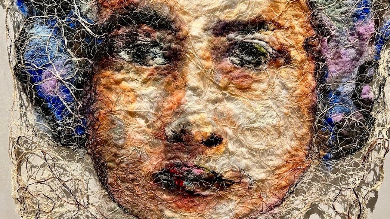 Exposição "Maria Bueno e Tantas Outras" celebra a memória de um mito de Curitiba